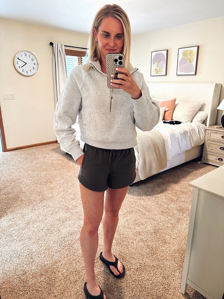 sweatshirt: xs/s
shorts: 4
sandals: tts