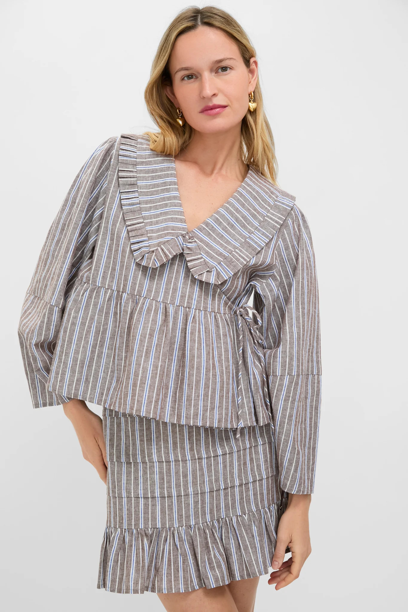 Dove Stripe Linen Bethany Blouse | Tuckernuck (US)