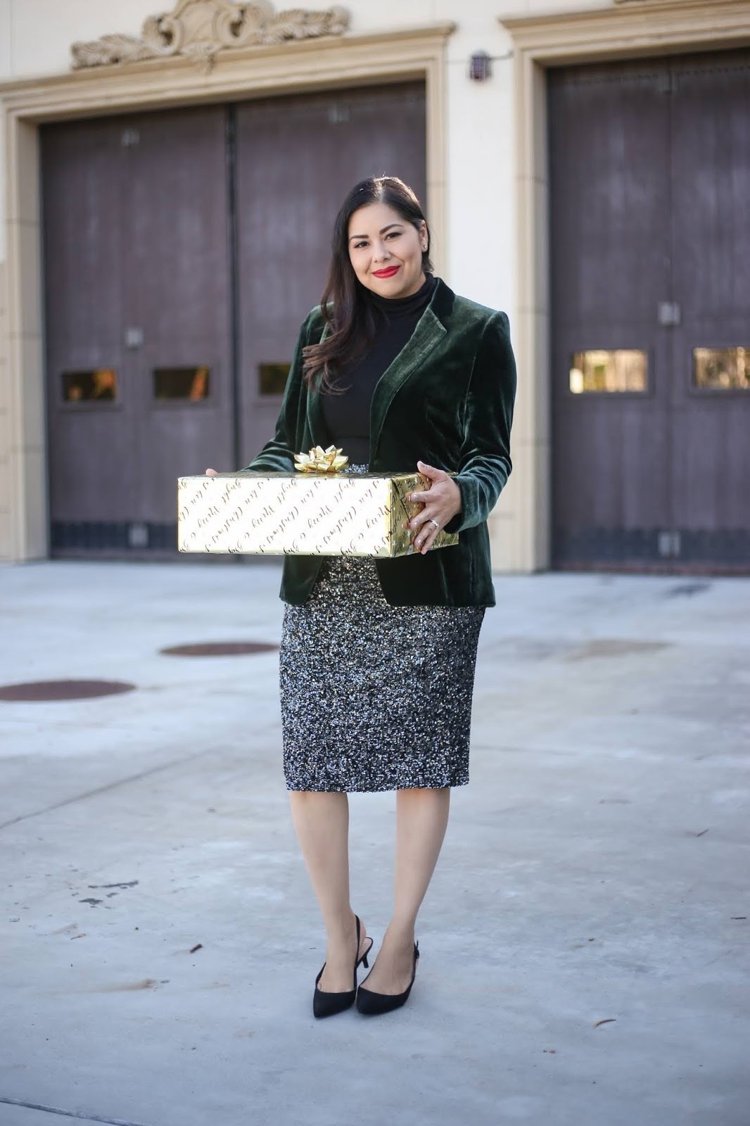 Holiday party outfit idea

#LTKFindsUnder100 #LTKootd #LTKHoliday