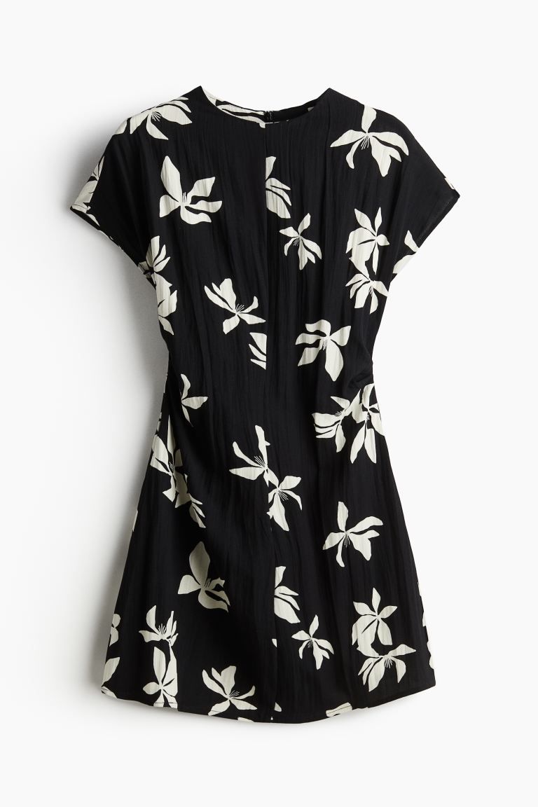 Tapered-waist Dress - Round Neck - Short sleeve - Black/floral - Ladies | H&M US | H&M (US + CA)