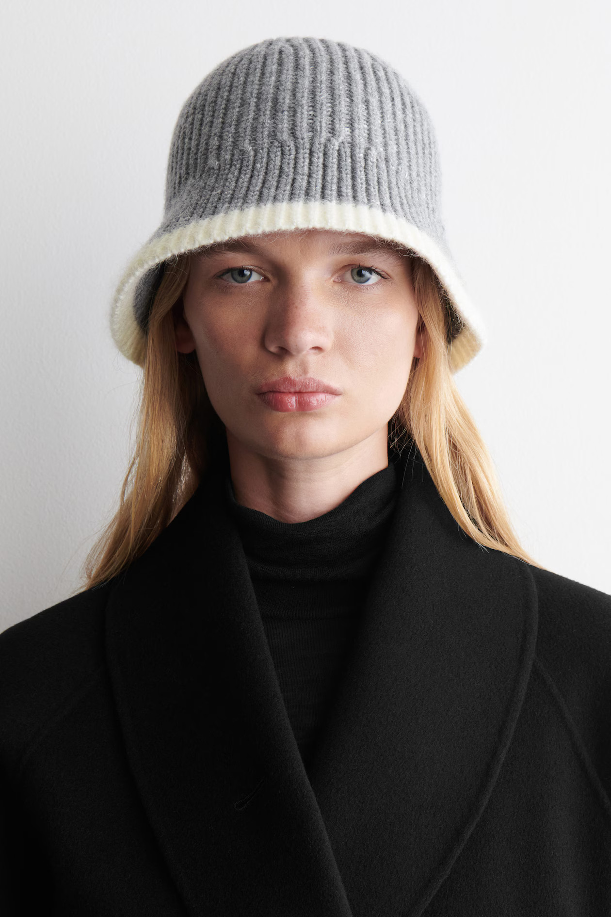 CONTRAST-TIPPED WOOL-MOHAIR BUCKET HAT - GREY / CREAM | COS GB | COS UK