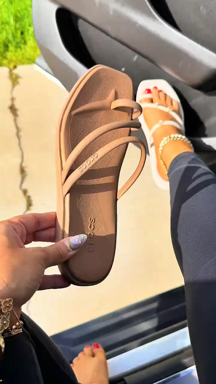 Obsessed with crocs neutrals 🤎✨ #crocs #crocssandals #crocsmiamitoeloopsandals #crocsmiami #ad 

 #LTKootd #LTKSwim #LTKTravel