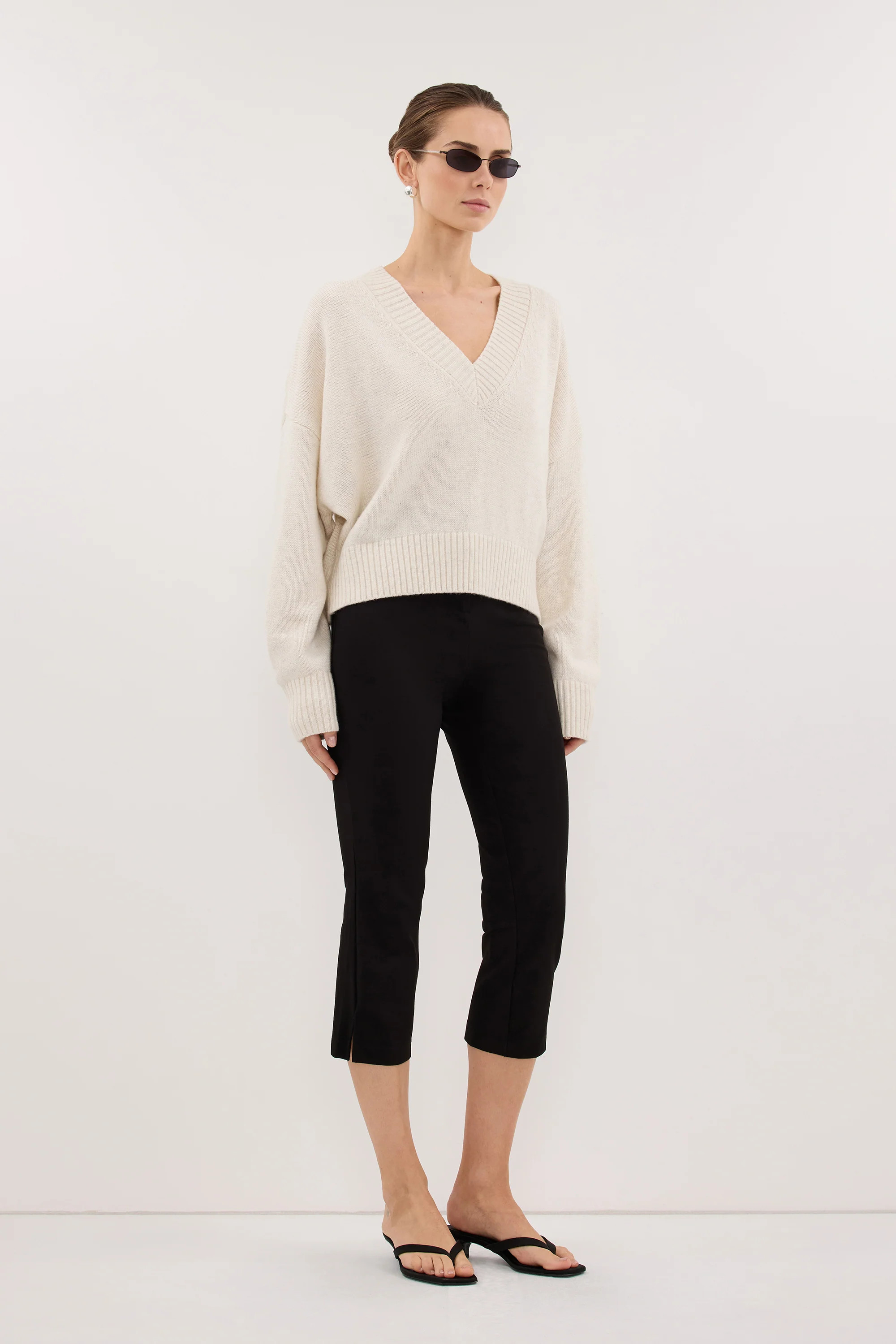 ZELLA IVORY V NECK KNIT JUMPER | DISSH