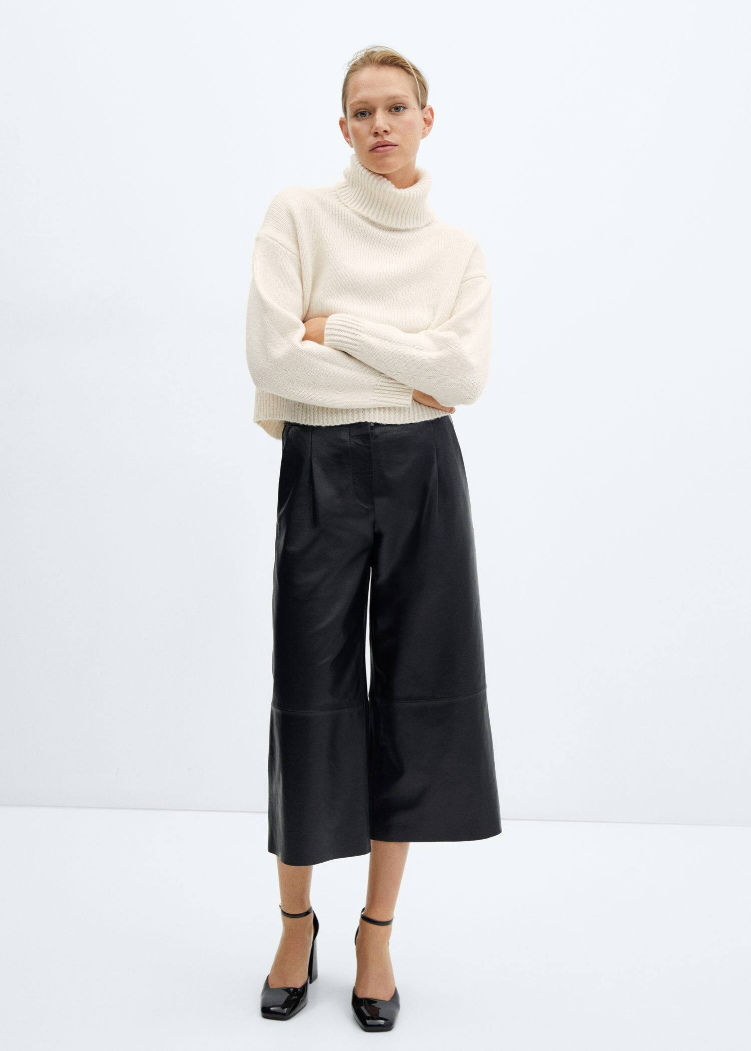 Turtleneck knitted sweater | MANGO (UK)