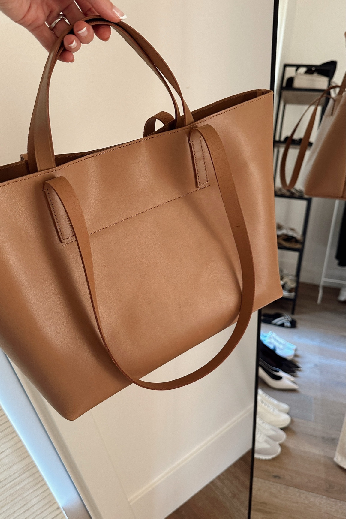 Tote bag that is part of the NSALE! #stylinbyaylin #aylin

#LTKxNSale #LTKItBag #LTKFindsUnder100