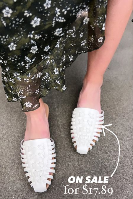 Love these woven white mules for Fall!  Also in black and brown. 

Fall shoes | fall outfits | mules | white shoes for fall | shoes under $20 

#LTKfindsunder50 #LTKworkwear #LTKshoecrush