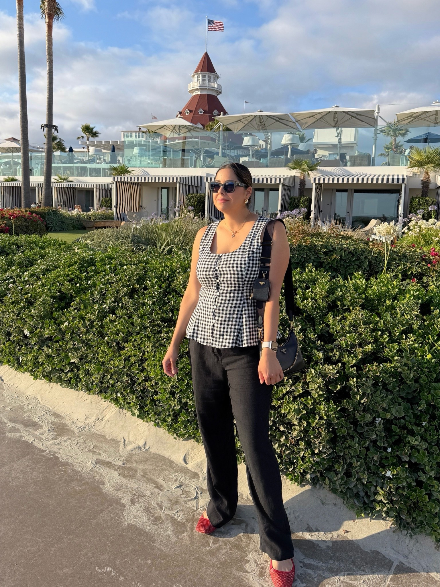 How to style a peplum vest, gingham vest, old navy finds

#LTKootd #LTKSeasonal #LTKMidsize
