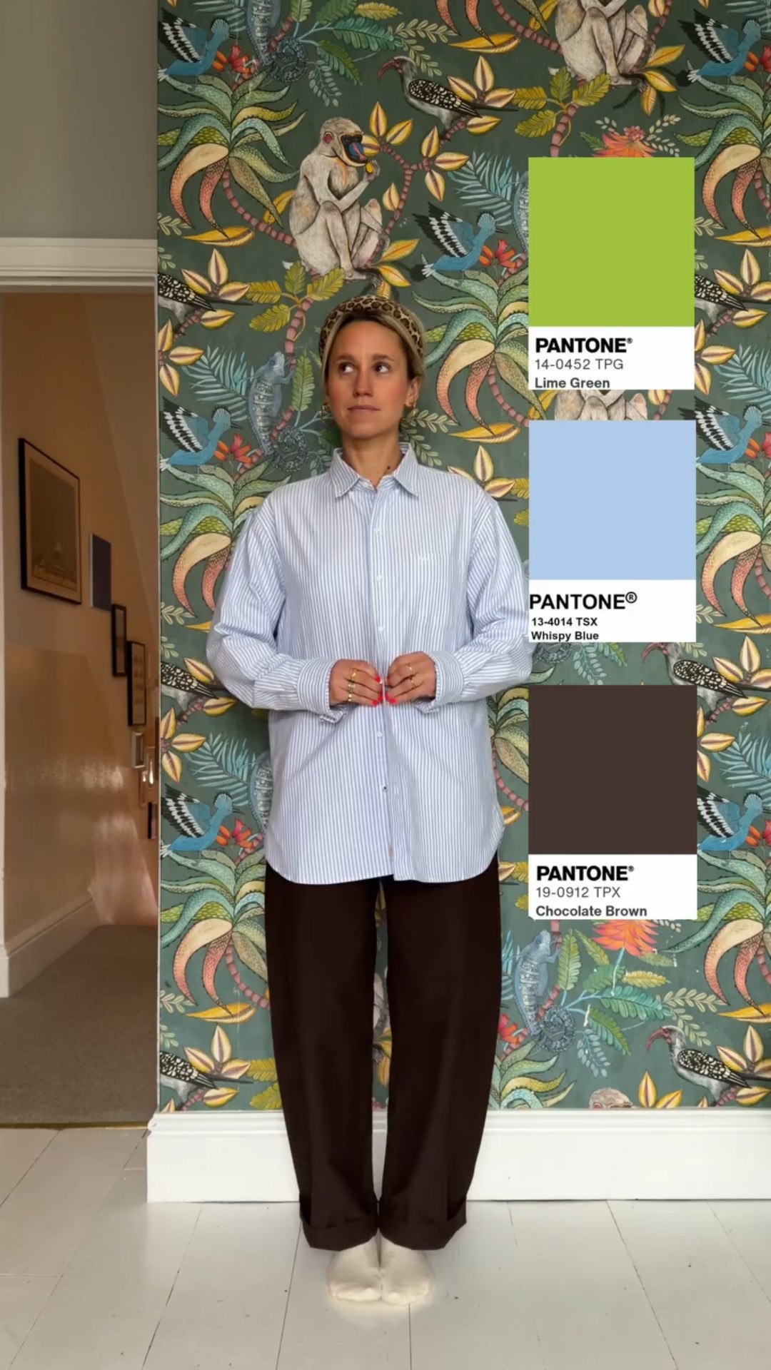 A colour combo I am loving right now 💙🤎💚

Shirt @aubinandwills 
Knit @topshop 
Trousers @uniqloeurope 
Shoes @bobbies 
Bag @nobodyschild 
Sunnies (a shop in Ibiza old town) 
Jewels @myfrkl*current partner