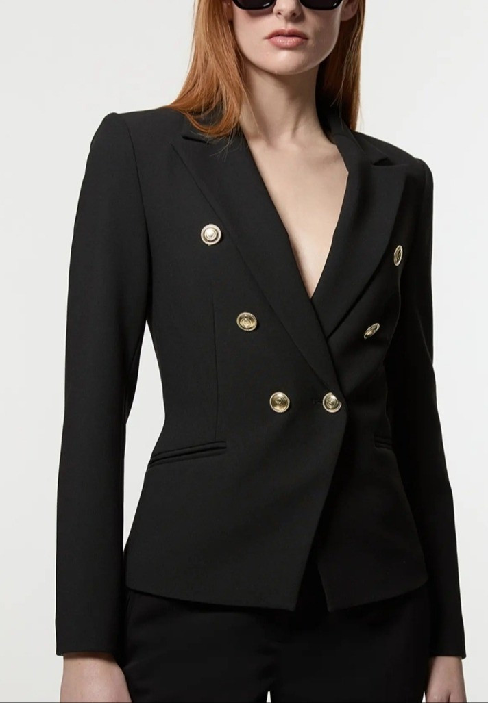 Petite tailored button blazer for short women

#LTKPetite #LTKMidsize