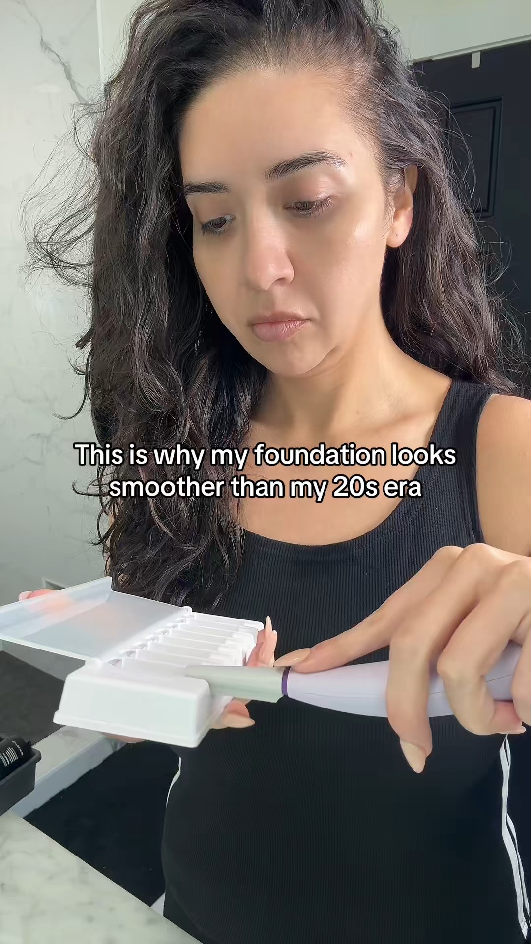 This is why my foundation looks smoother now than it did in my 20s  👀

#dermaplaning #athomederma #smoothskin #skincareroutine
#skincaretools #glowingskin #skincarecommunity #beautyroutine 

 