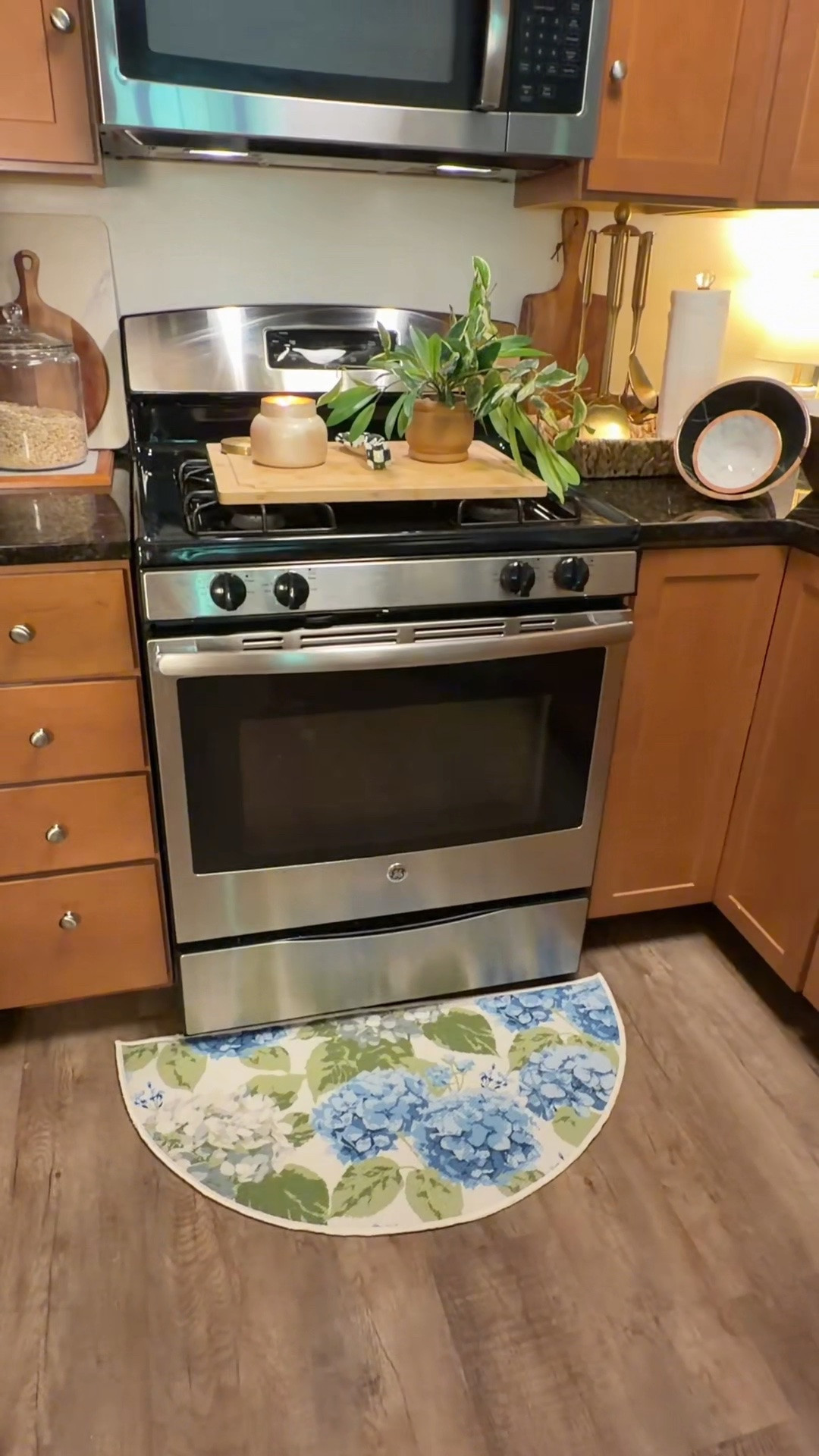 Traditional kitchen decor. QCC. Kitchen mat