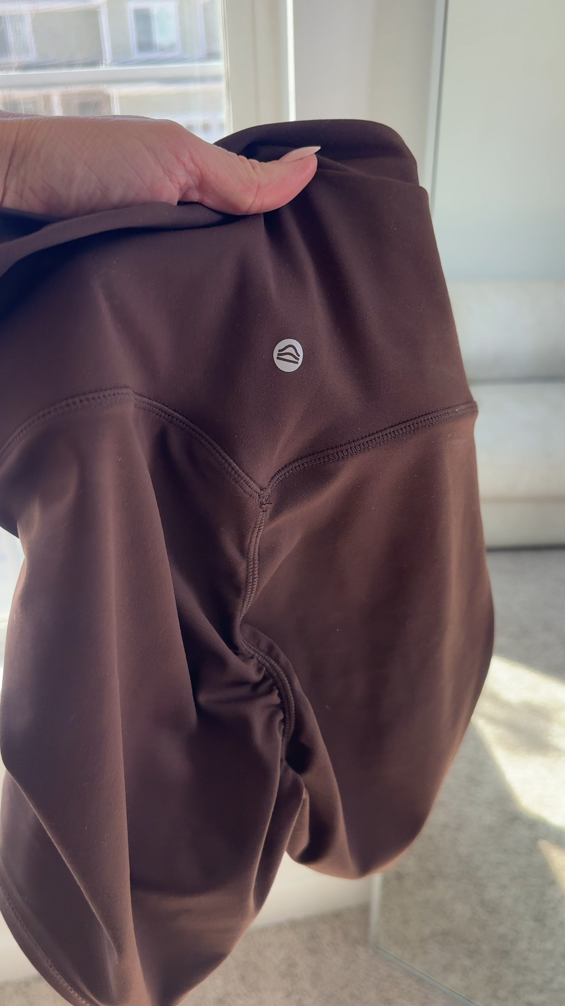 The material feels premium—smooth against the skin, high stretch, and doesn’t dig in anywhere. No seams in front, so it’s super flattering, and the moisture-wicking fabric keeps me dry and comfortable all day 🌿 #HighWaistedBikerShorts #FabricQuality #ActivewearFinds #GymReady
