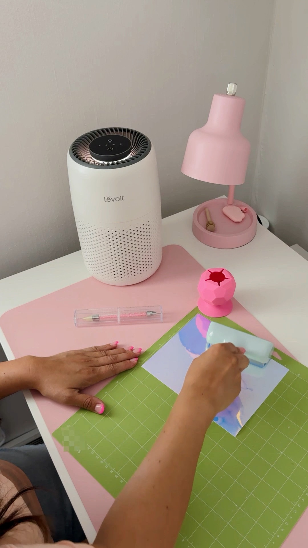 #ad Went into @Target  for a few essentials and walked out with exactly what I needed the Levoit Core Mini Air Purifier with Night Light! 🛒✨ The Core Mini’s three-stage filtration system effectively traps 99.97% of airborne particles, ensuring clean air for both my crafting and our family’s well-being. Quick setup, three fan speeds, a soft night light, and a spot for essential oils? Yes, please 🙌 

#TargetFinds #Levoit #CleanAir #HomeEssentials #VeSyncAtTarget

#LTKHome #LTKdayinmylife #LTKmomlife