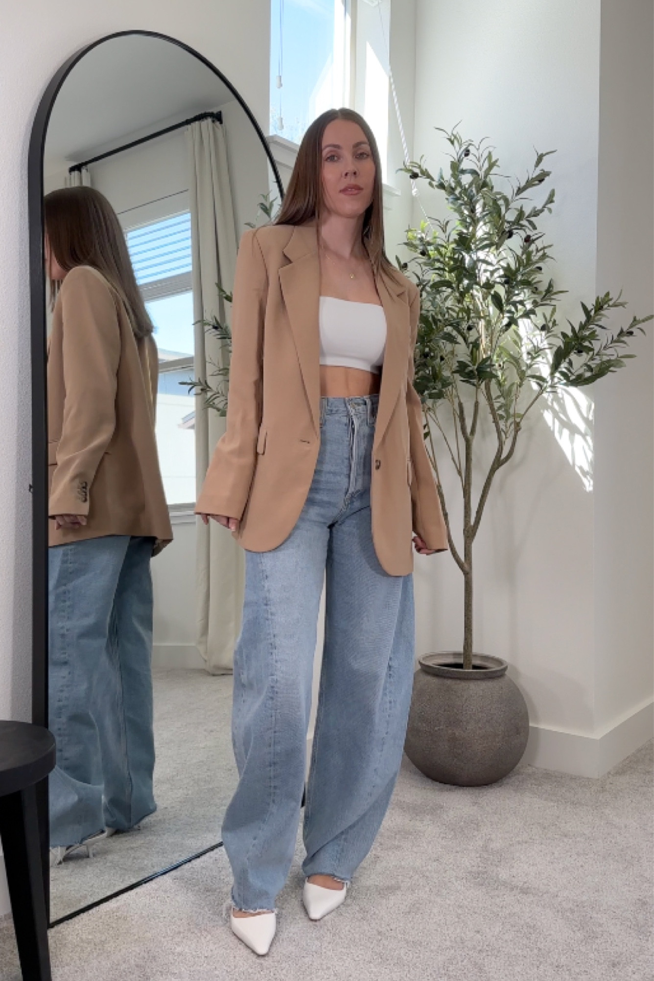 Spring/summer outfit inspo ✨ All Aritzia item names are listed below and I’ve found and linked similar options in this post. 
Aritzia - Contour Ribcage Tube Top
Aritzia - Generation Blazer

#LTKstyletip #LTKSeasonal