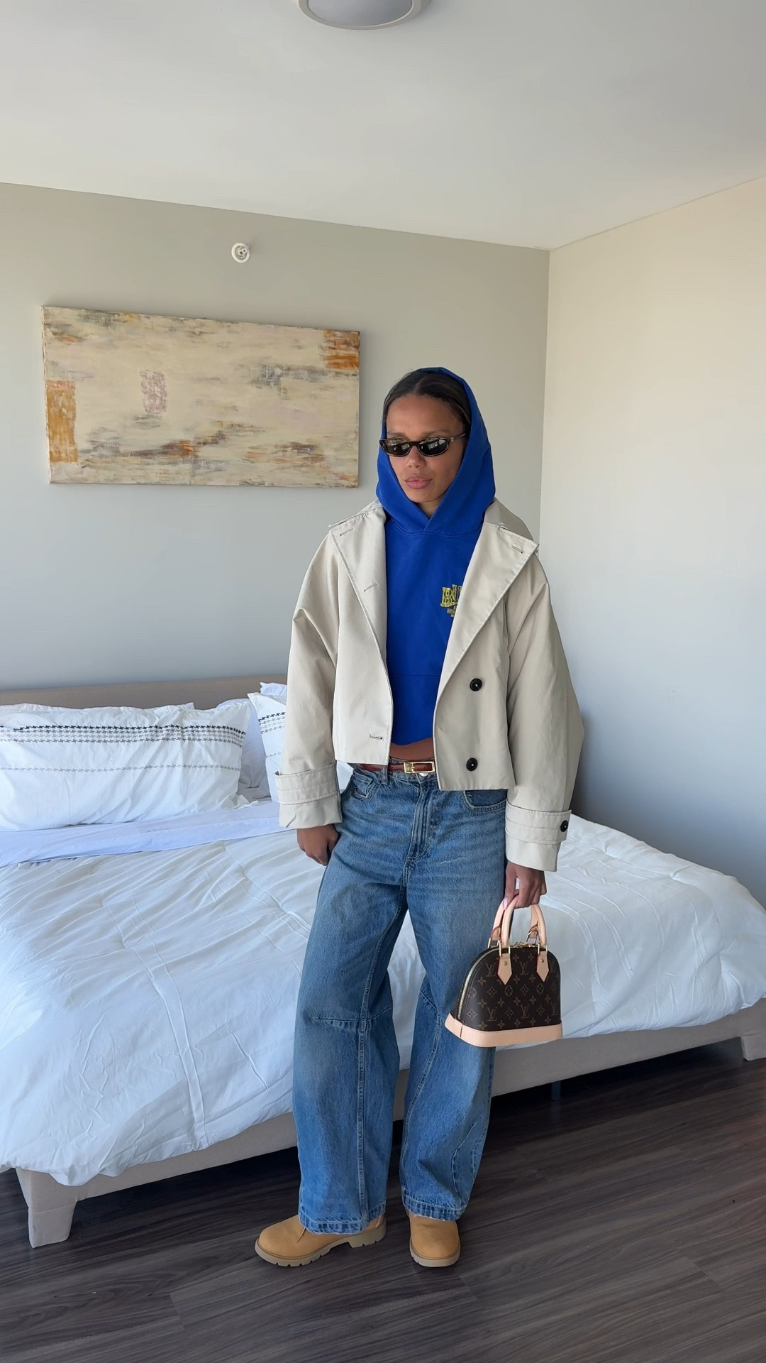 Exact products;
Jeans - Zara
Hoodie - SORRYIMBUSY
Belt - Zara
Shoes - Timberland
Jacket - Zara
Sunglasses - Miu Miu
Bag - Louis Vuitton 