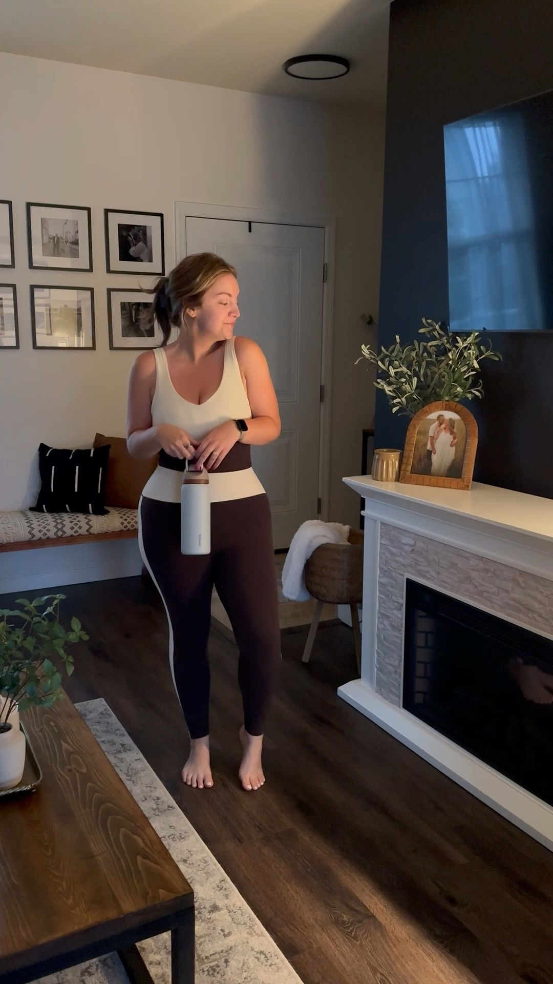 currently obsessed with this coffee colorblock set from old navy ☕️🤎
the quality is so good and the fit is even better — flattering, comfy, and perfect for hot pilates or a coffee run after 

#LTKActive #LTKFindsUnder100