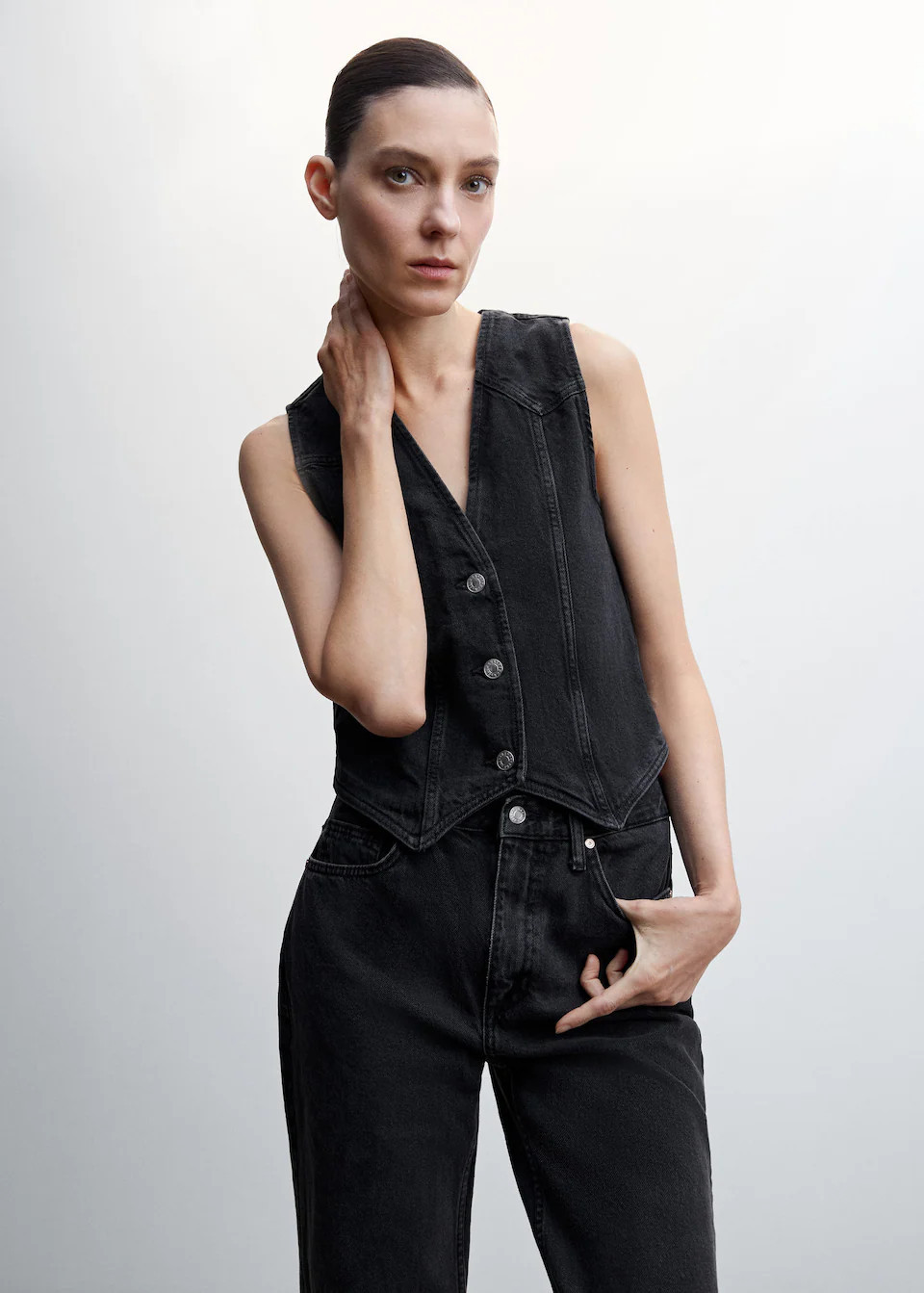 US$ 39.99 | MANGO (US)