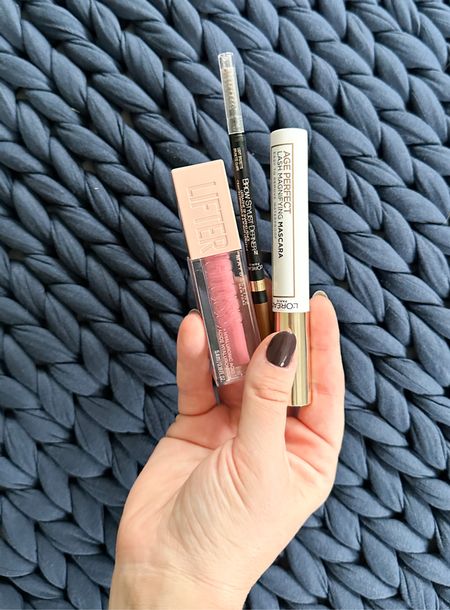 3 of my fave under $10 beauty finds from @walmartbeauty! #ad 

L’Oréal eyebrow pencil - I wear shade light brunette 

Maybelline Lifter Gloss - I wear shade 05 petal 

L’Oréal Age Perfect mascara - I wear black 

#walmart #walmartbeauty


#LTKunder50 #LTKbeauty