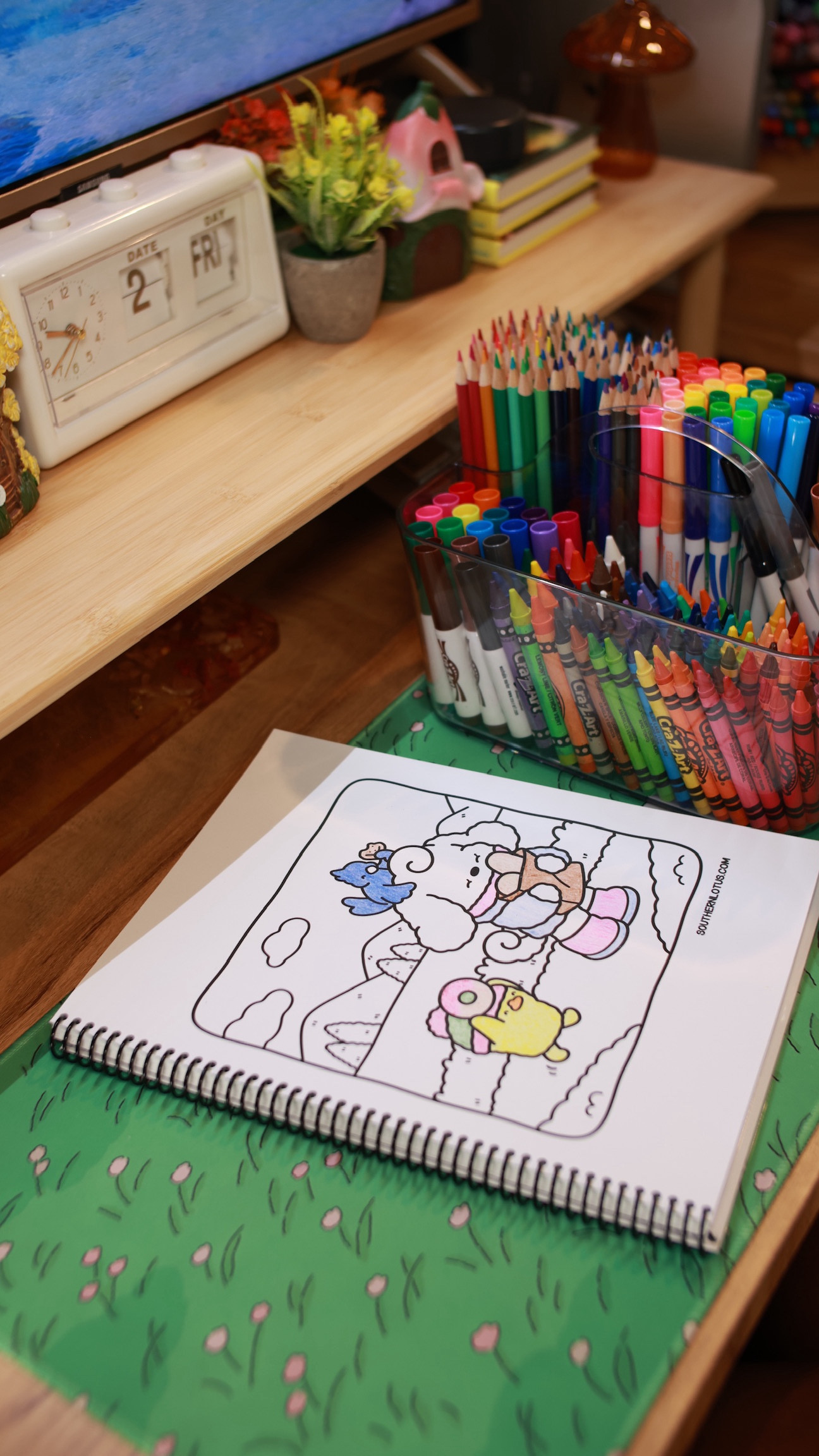 Low budget art supplies can still be fun and pretty to look at 🖍️ 