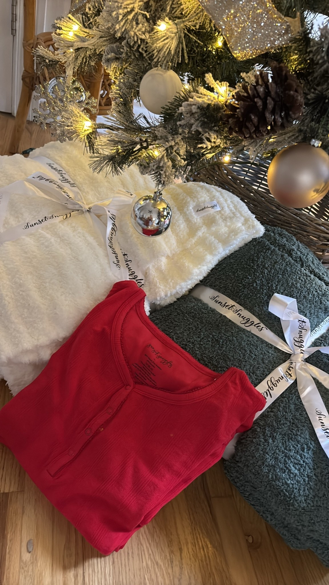 Probably my most favourite gift to receive as well as gift! You can never own too many cozy blankets, robes or pajamas. 30% off currently site wide or if you miss the sale, save 20% off with code SARAH20. Linking my favs here 🤍

#LTKcanada #LTKhome #LTKsale