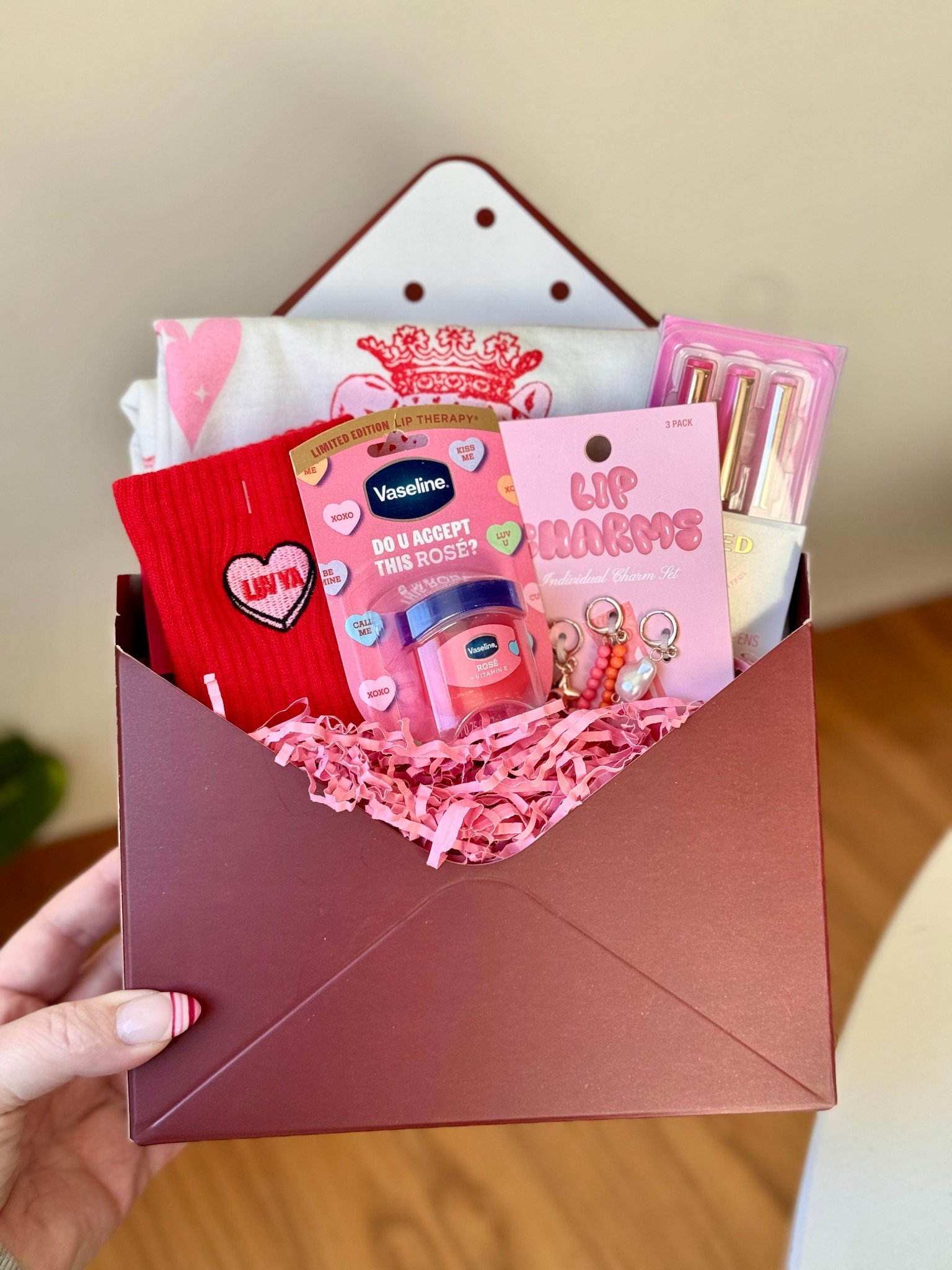 Turn small Valentine gifts into something special. This Valentine gift box envelope is perfect for glosses, pens, notebooks, and more.

#ValentineGifts #CuteFinds #GiftIdeas

#LTKFindsUnder50 #LTKSeasonal #LTKKids