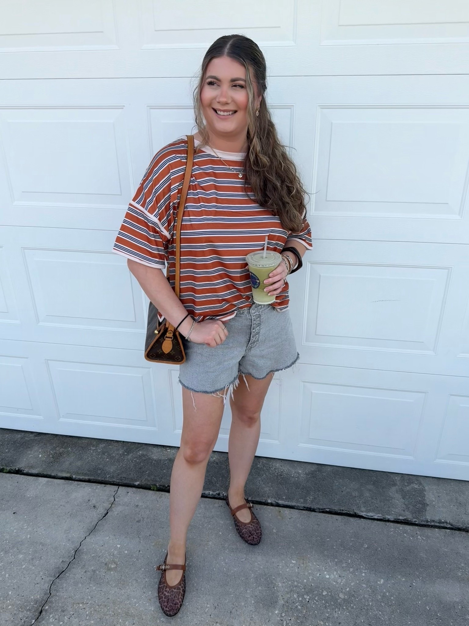 Last day of summer … don’t let the door hit ya👋🏻✌🏻🍂🤎 


Ready for fall / fall fashion / fall style / Amazon finds / Amazon style / Amazon fashion / Amazon look / mesh flats / striped tshirt / striped brown tshirt / fall colors / fall tones / Louis Vuitton bag / vintage Louis bag / trendy style

#LTKdayinmylife #LTKSeasonal #LTKootd