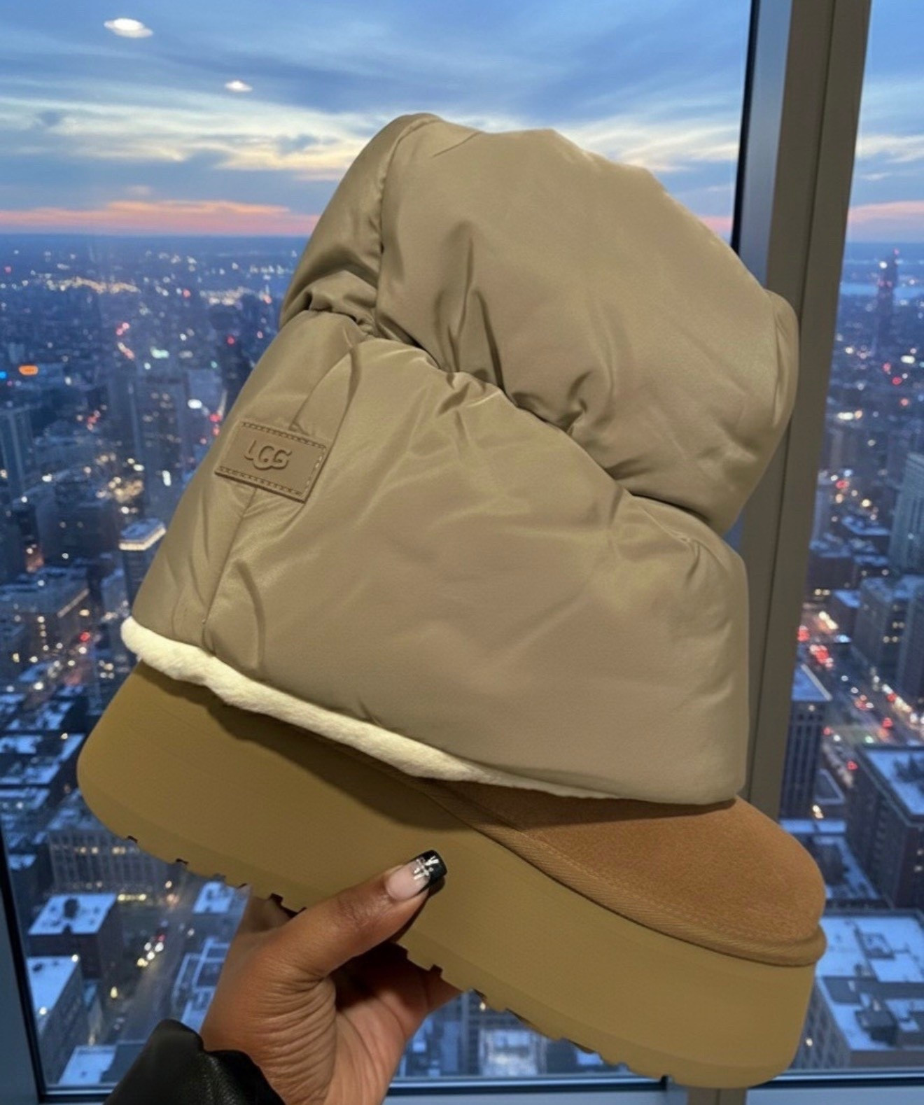 POV: You just leveled up your winter game ❄️

These UGG Puffer Platforms said warm girl era, but make it fashion.

Perfect for cozy coffee runs, airport fits, or just giving “I’m th

#LTKHoliday #LTKShoeCrush #LTKCyberWeek