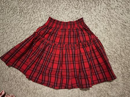 This Draper James plaid pull-on mini skirt I ordered from their Black  Friday sale arrived today! The print is called “Elle Plaid,” and it features a tiny hint of pink inspired by Reese Witherspoon’s on-screen persona Elle Woods! Would be great for your holiday gatherings, and to continue wearing all season long! Bonus: it’s discounted nearly 40% off for a flash sale through December 5! I’ve linked the marching Elle Plaid Scrunchie as well! 



#LTKHoliday #LTKSeasonal #LTKunder100