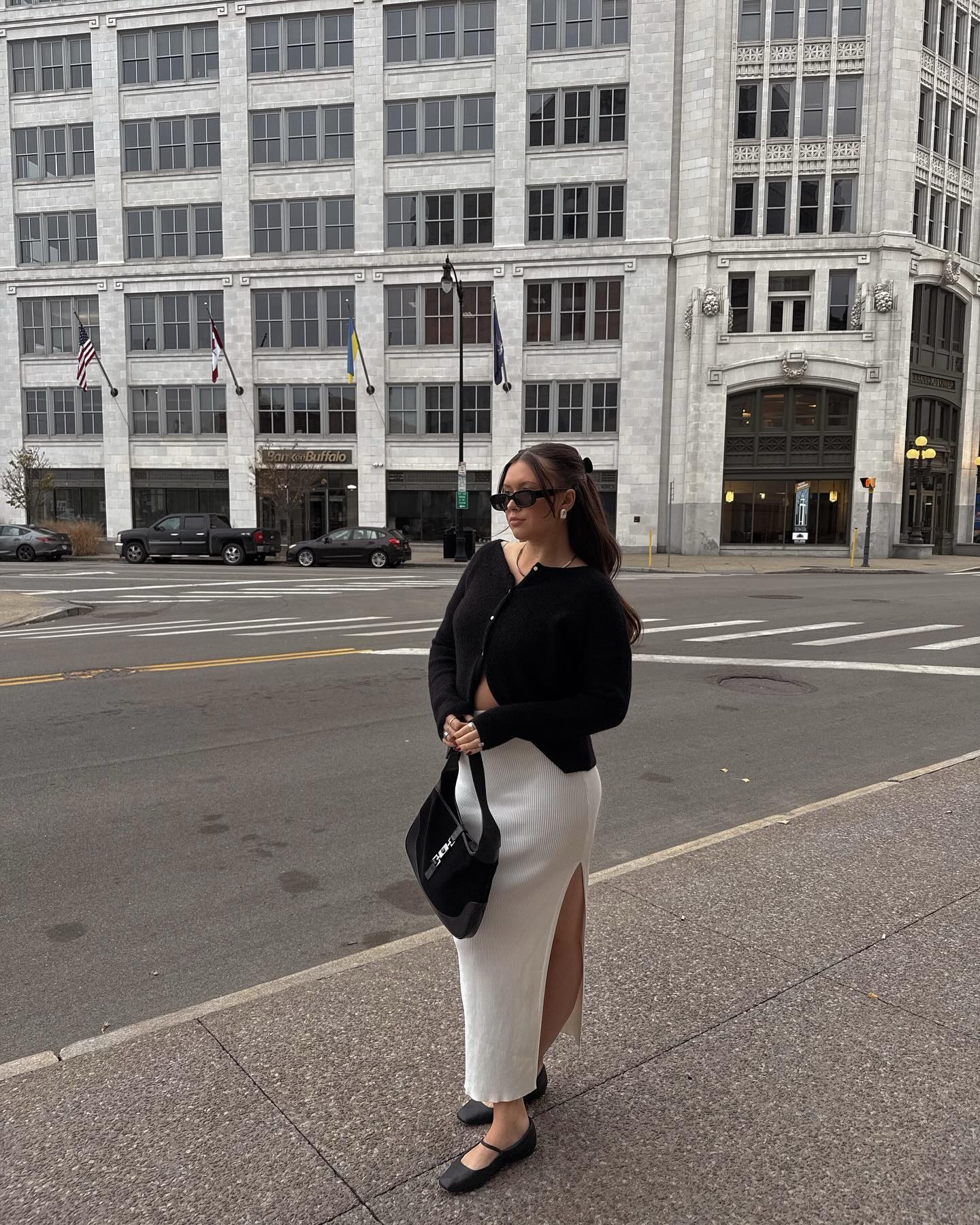 something about a @sezane knit🖤

#sezanelovers #fallstyle #effortlesschic