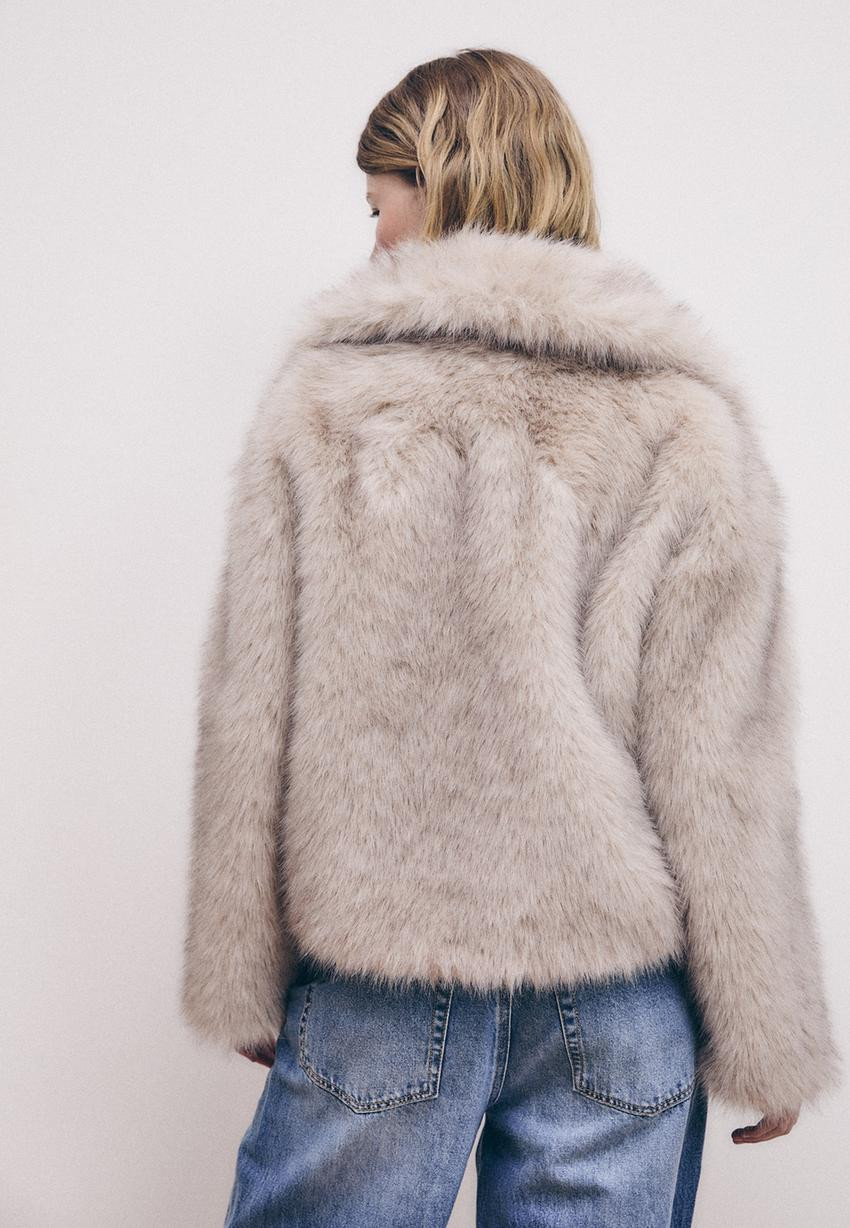 Cropped faux fur jacket | Stradivarius (UK)