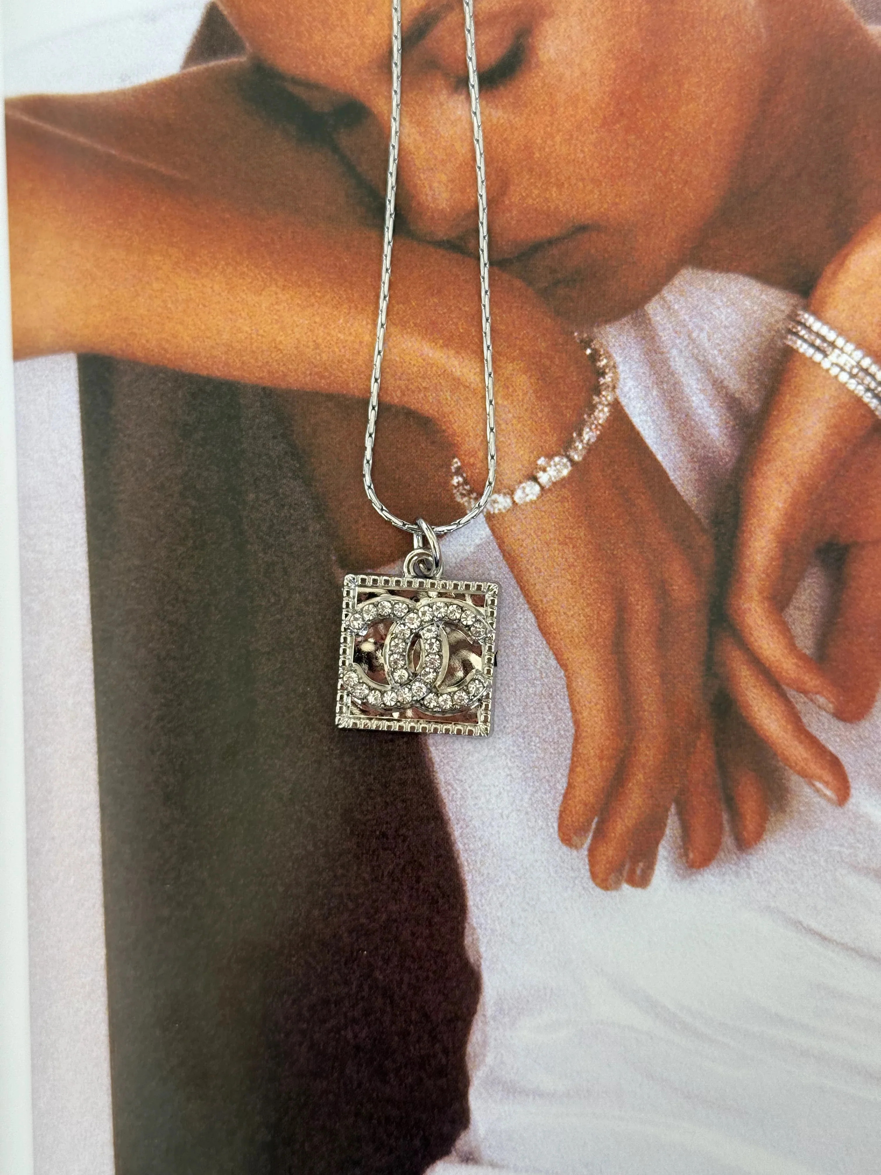 NEW!! Authentic Vintage Betty Pendant in Silver | Glitzy Bella