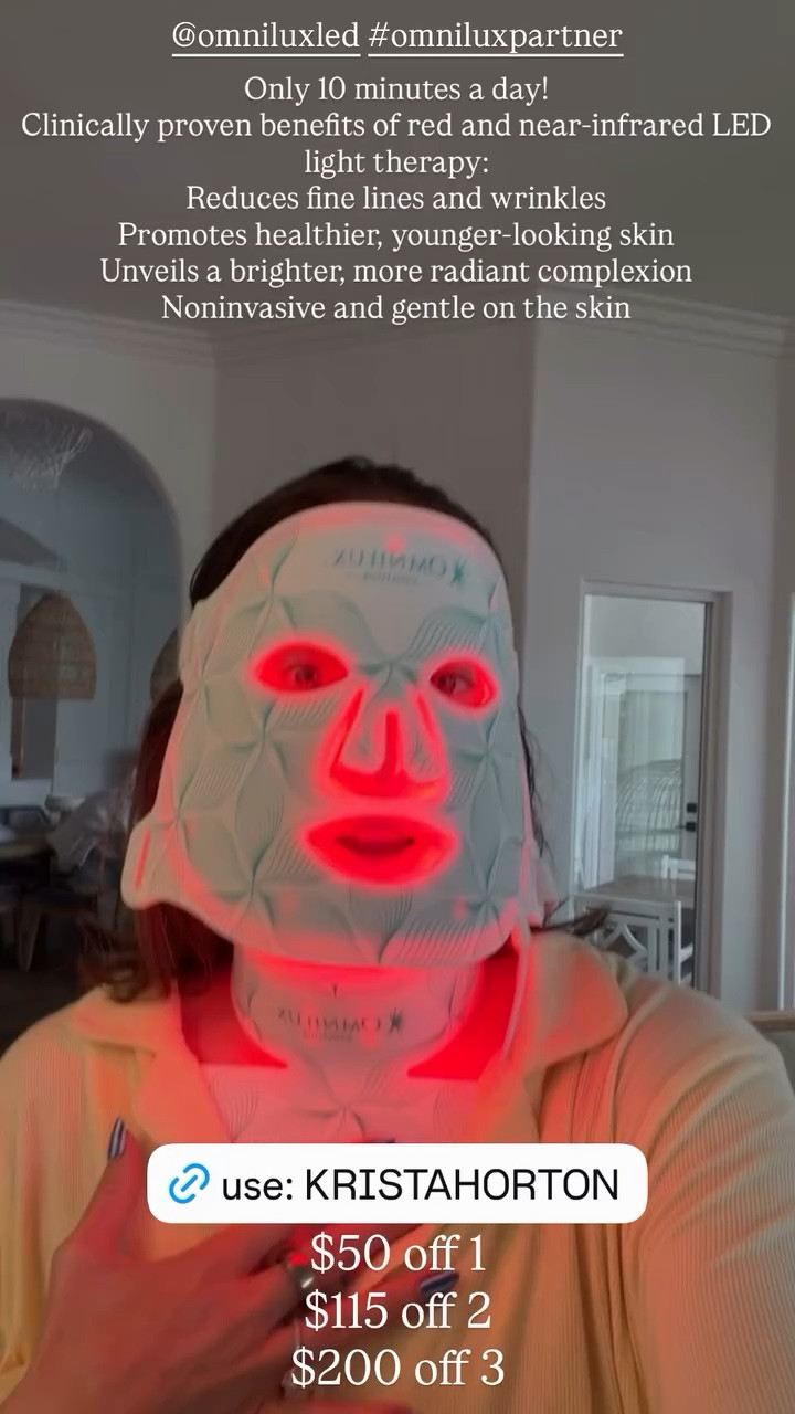 $50 off 1
$115 off 2
$200 off 3 @omniluxled #omniluxpartner Only 10 minutes a day!
Clinically proven benefits of red and near-infrared LED
light therapy:
Reduces fine lines and wrinkles
Promotes healthier, younger-looking skin
Unveils a brighter, more radiant complexion
Noninvasive and gentle on the skin