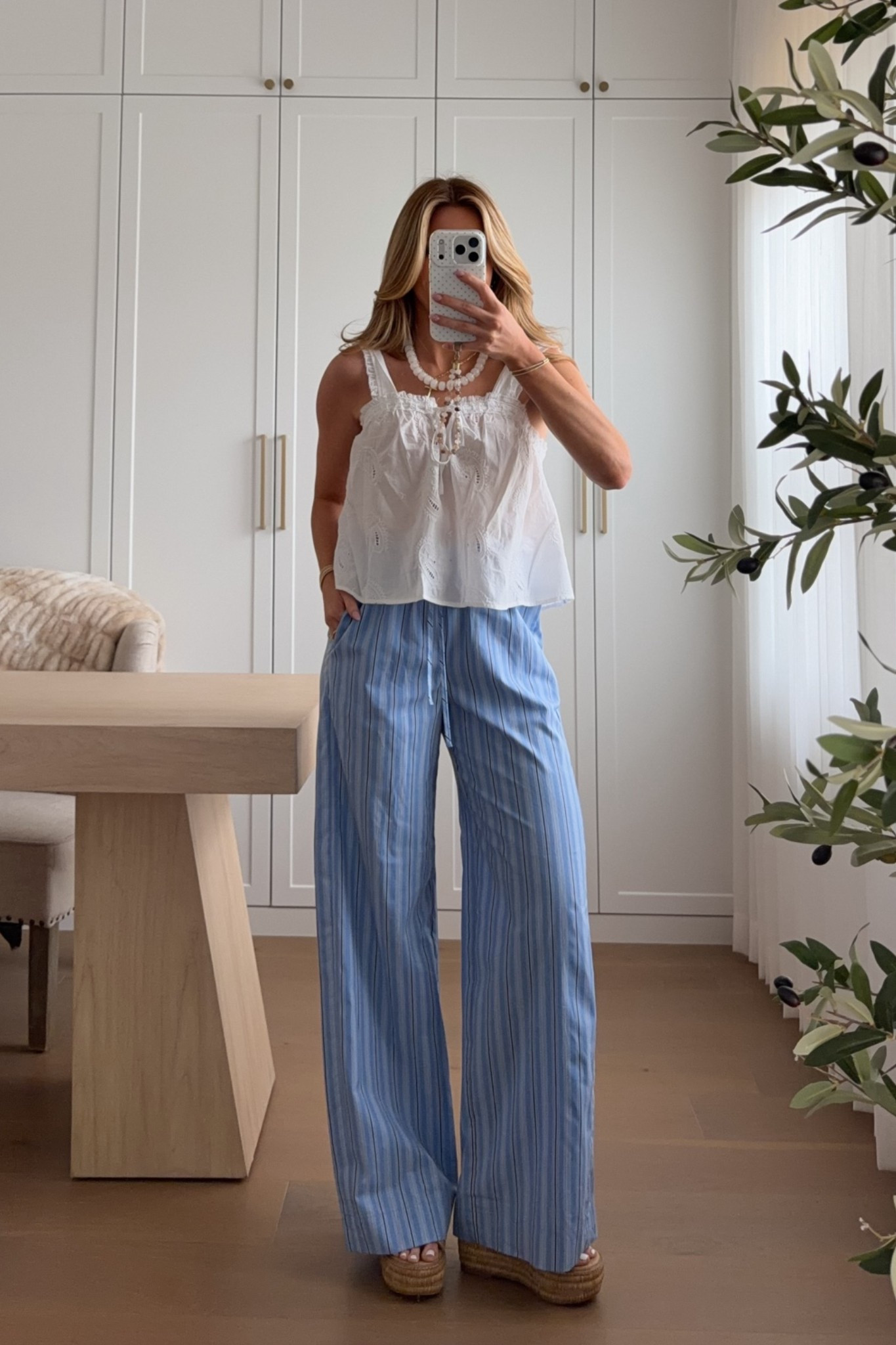 top: xs // pants: xs