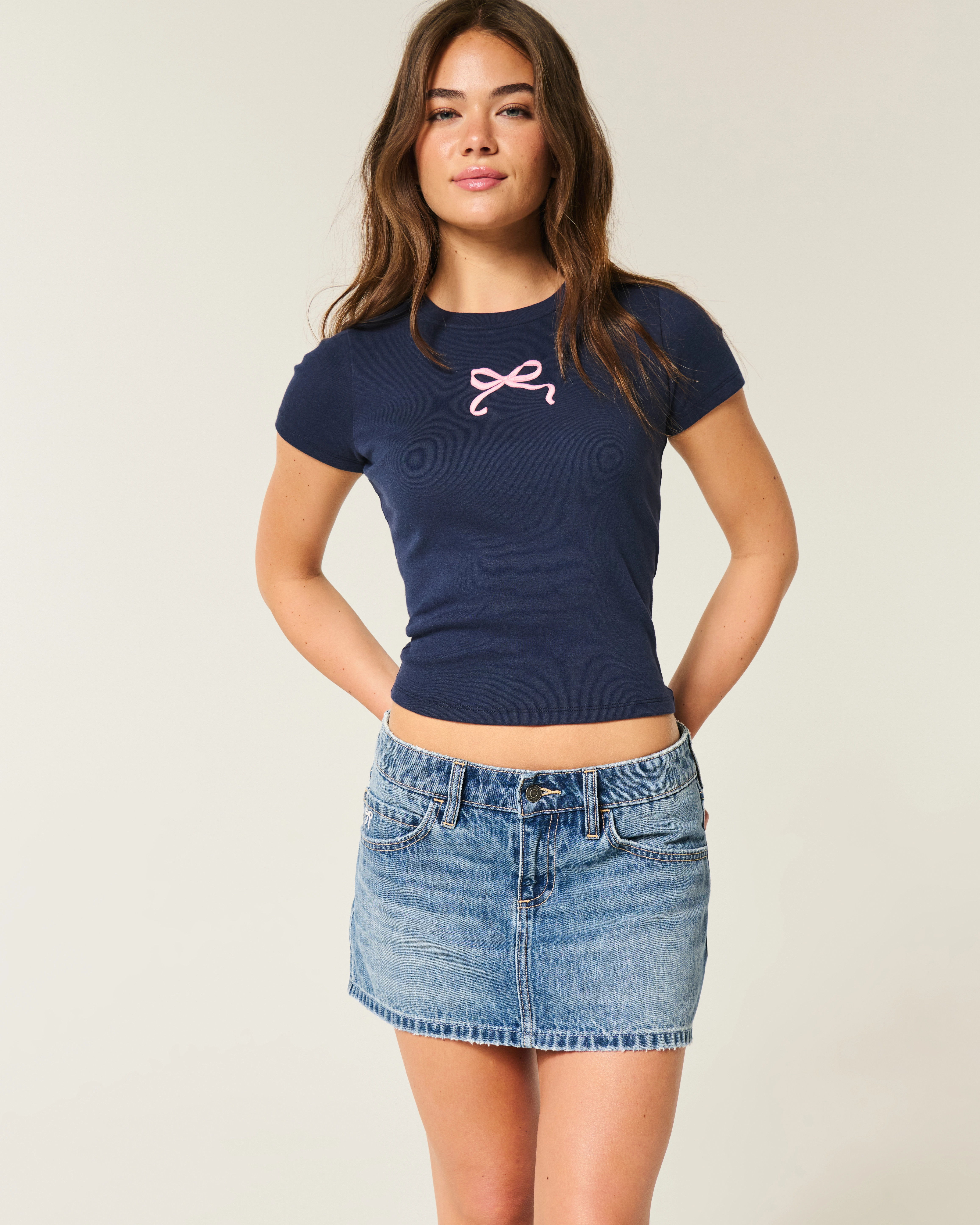 Low-Rise Embroidered Bow Denim Mini Skort | Hollister (US)