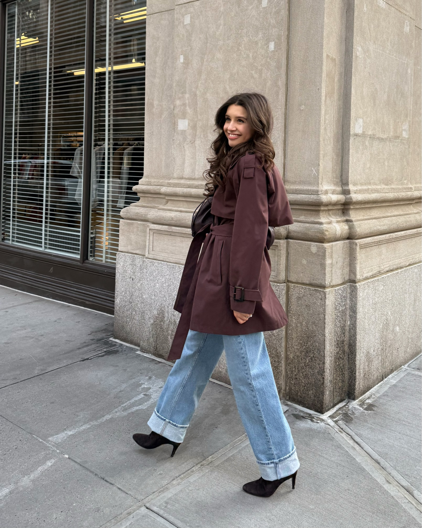 Styling my favorite staples from @abercrombie in honor of the denim sale! All jeans are 30% off & everything else is 20% off. Use code DENIMAF for an additional 15% off. :) #AbercrombiePartner 