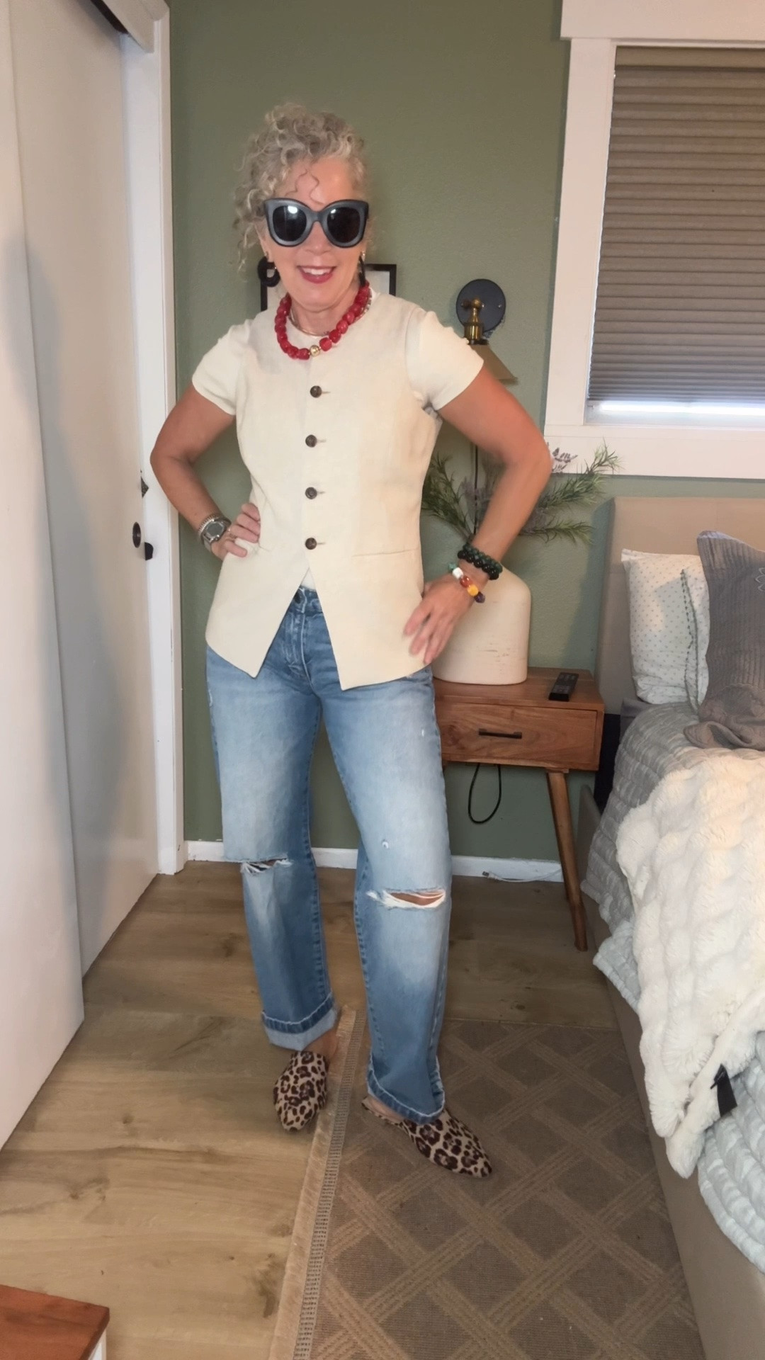 Eight ways I styled my thrifted jeans and blouse 💙