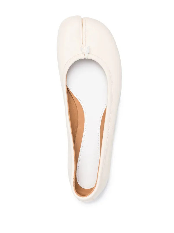 Maison Margiela Tabi Leather Ballet Flats - Farfetch | Farfetch Global
