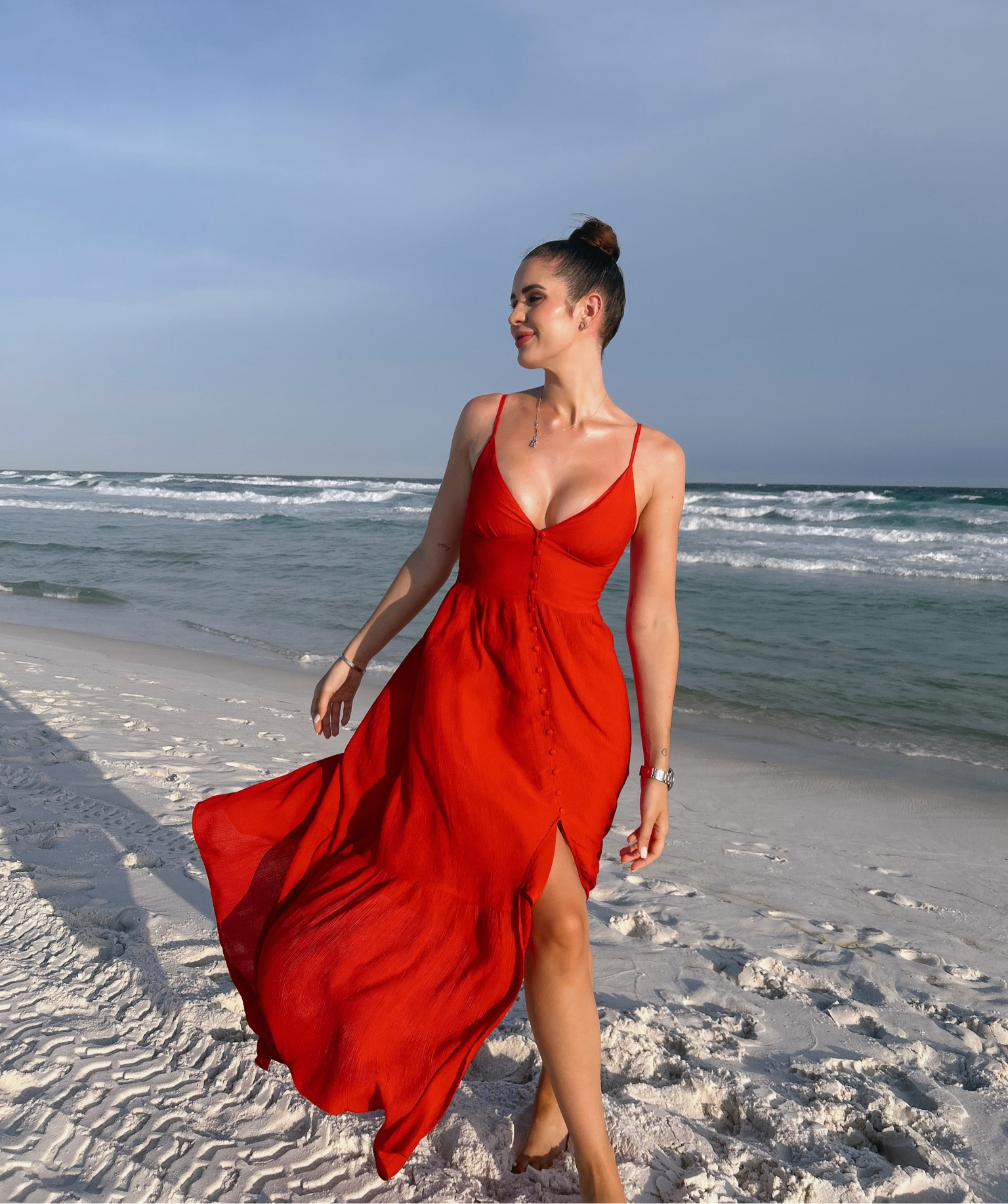 iconic red 

#LTKSeasonal #LTKtravel