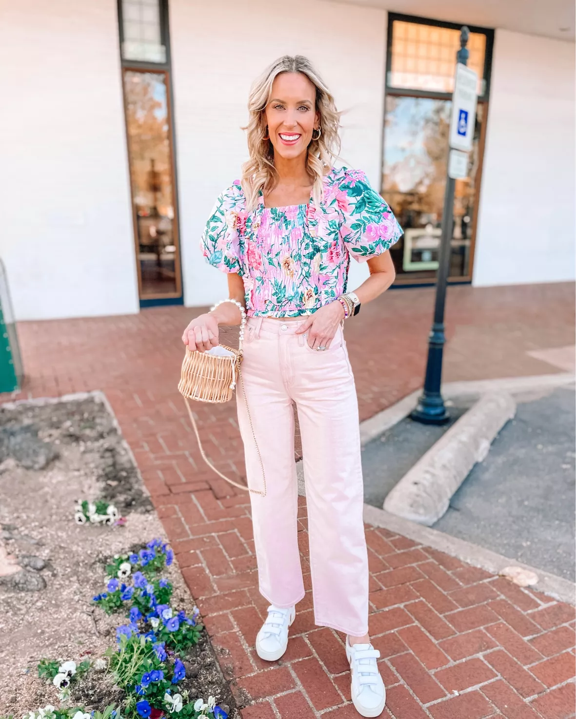 The Perfect Vintage Wide-Leg Jean in Light Pink Wash: Botanical