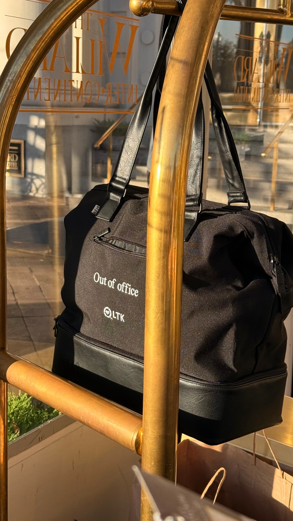 My Beis weekender bag is now on sale,  available in 9 colors! It fits A LOT. I use it every time when I travel for the weekend and also that car be used as a carry on or personal item bag!

travel essentials, travel bag, weekender bag,m

#LTKFindsUnder50 #LTKSummerEdit #LTKTravel