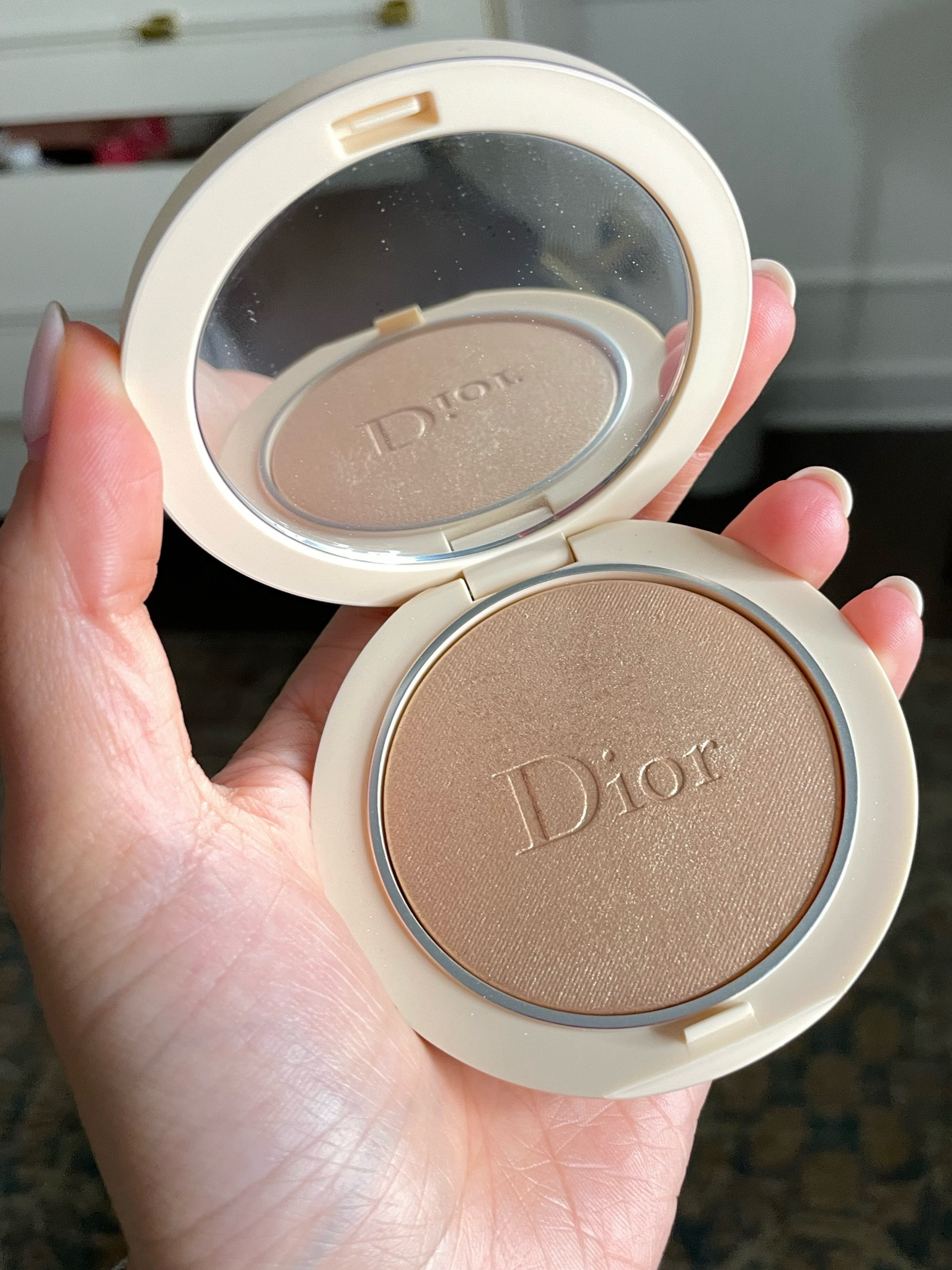 stunning highlighter✨

#LTKBeauty