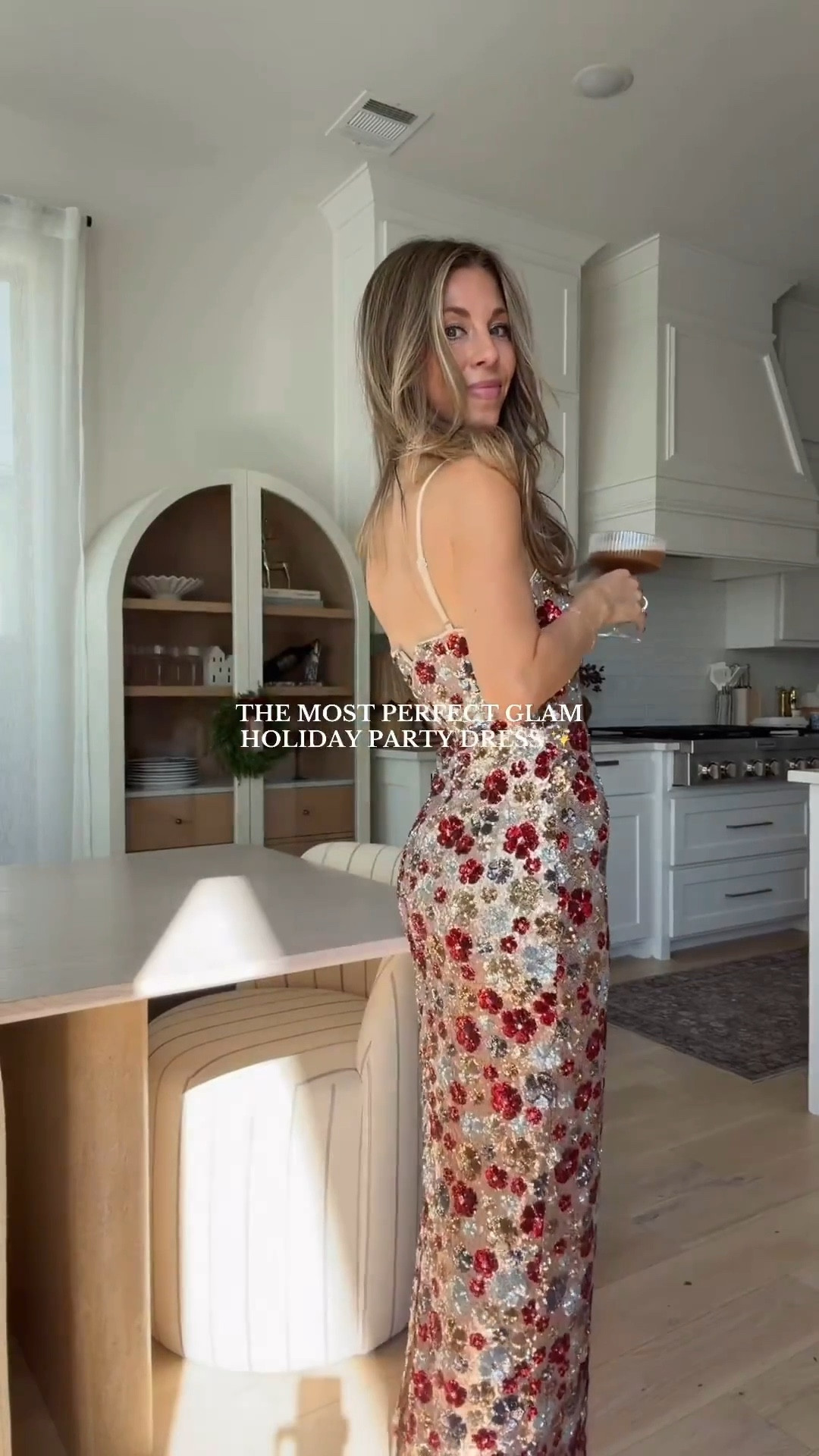 How good is this sequin floral formal dress!! Perfect Christmas party dress!! Holiday party dress. Size 2. True to size! 



#LTKHoliday #LTKgrwm #LTKootd