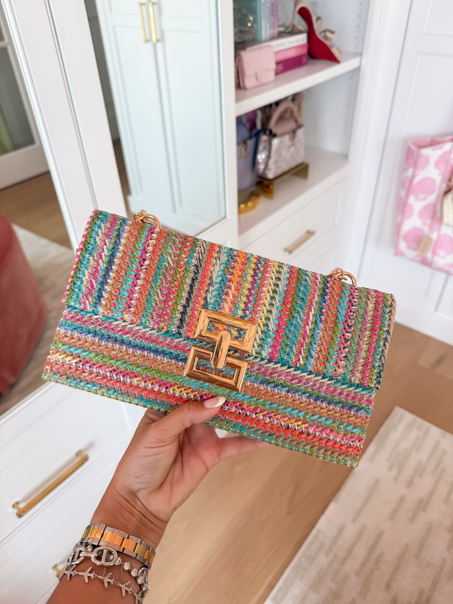 This bag is SO FUN!

#LTKootd #LTKgrwm #LTKmomlife