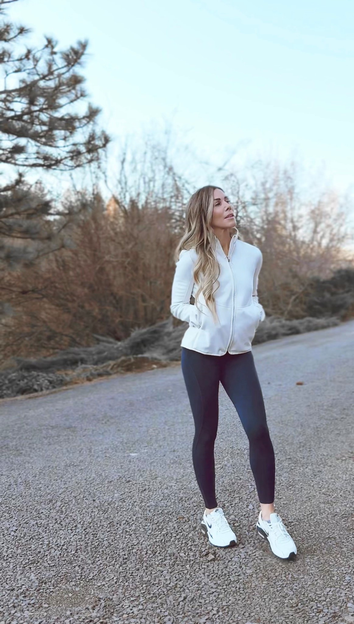 Athleisure walking style 

#LTKfitnessgoals #LTKActive #LTKmomlife