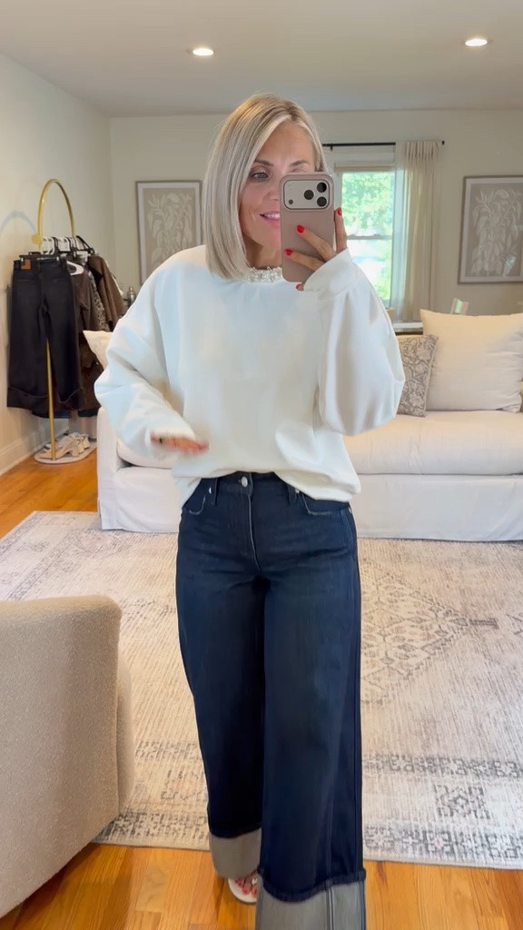Walmart New Arrivals that seriously look designer!

Fall fashion, fall outfits, Walmart finds, Walmart fashion, petite style, midsize fashion, Walmart denim, fall outfit inspo, date night outfit, loungewear

#LTKMidsize #LTKPetite #LTKSeasonal