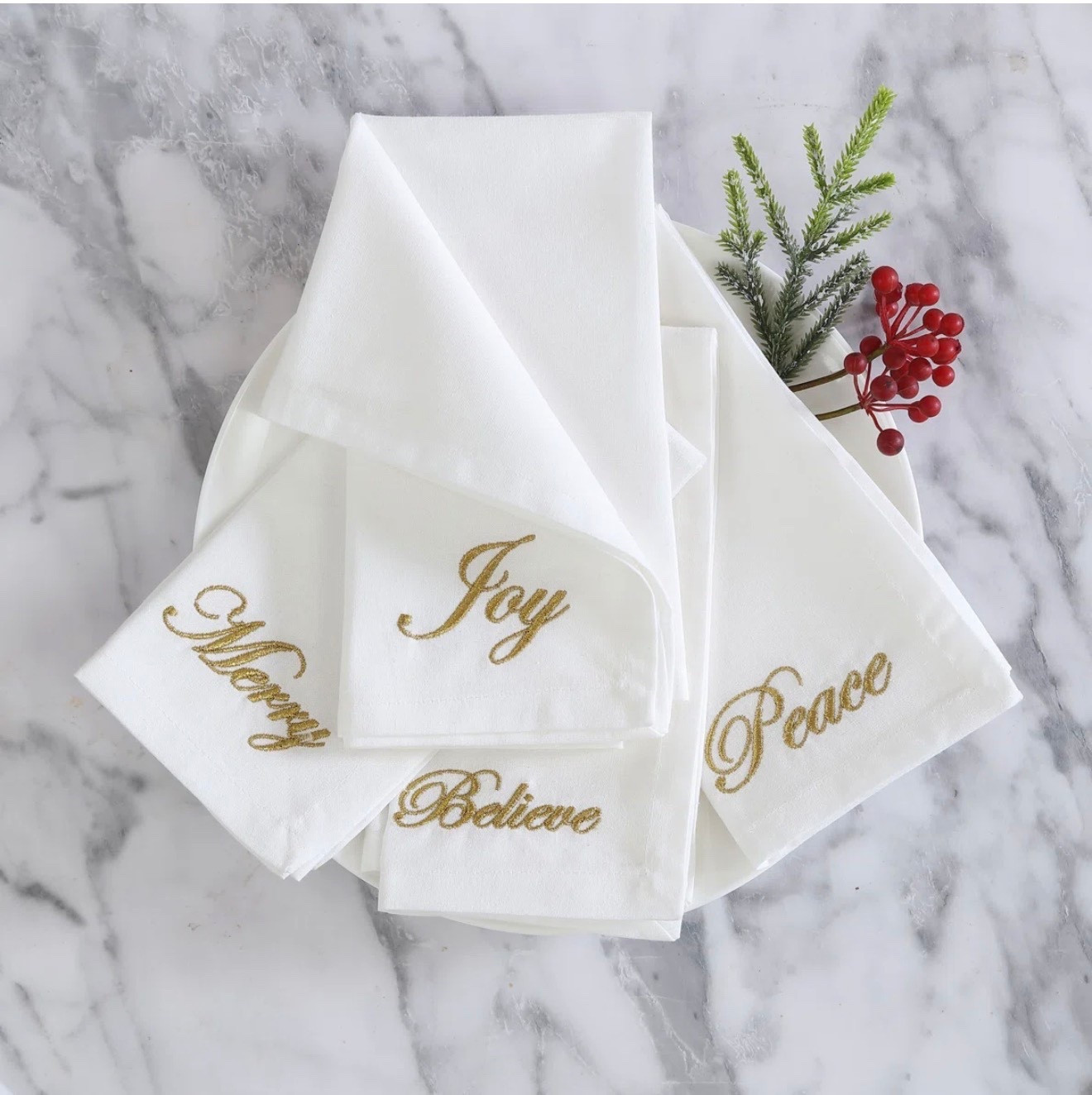 Christmas Decor 🎄Christmas Tablescape 🎄

#LTKHome #LTKSeasonal #LTKHoliday