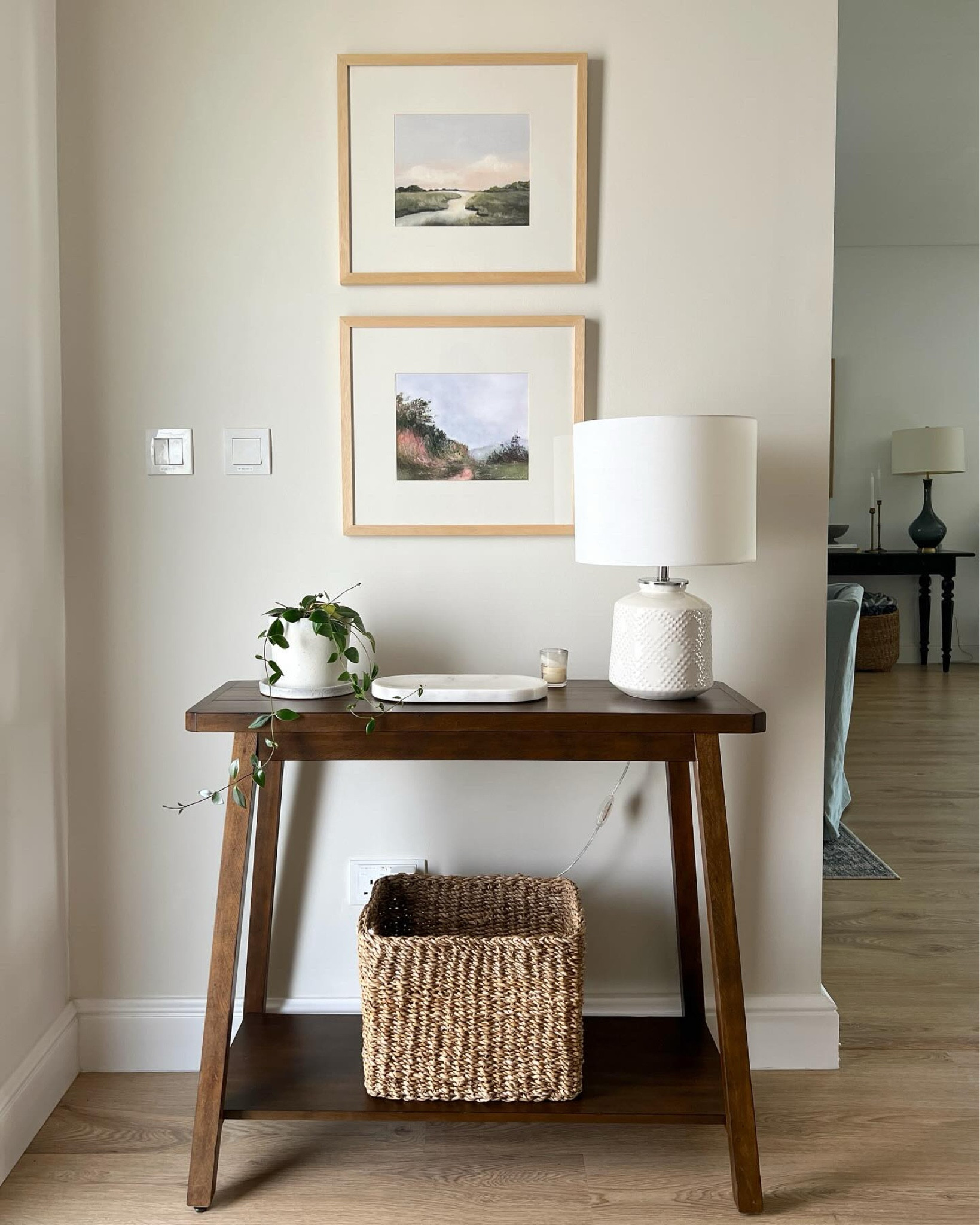 I added some new beautiful watercolor paintings by @hannahwintersart to my entryway this weekend. It just adds so much softness to the space 😍

Sources in my bio and stories! 

Paint Color - Sherwin Williams Aesthetic White 

#entrywaydecor #entryway

#LTKhome