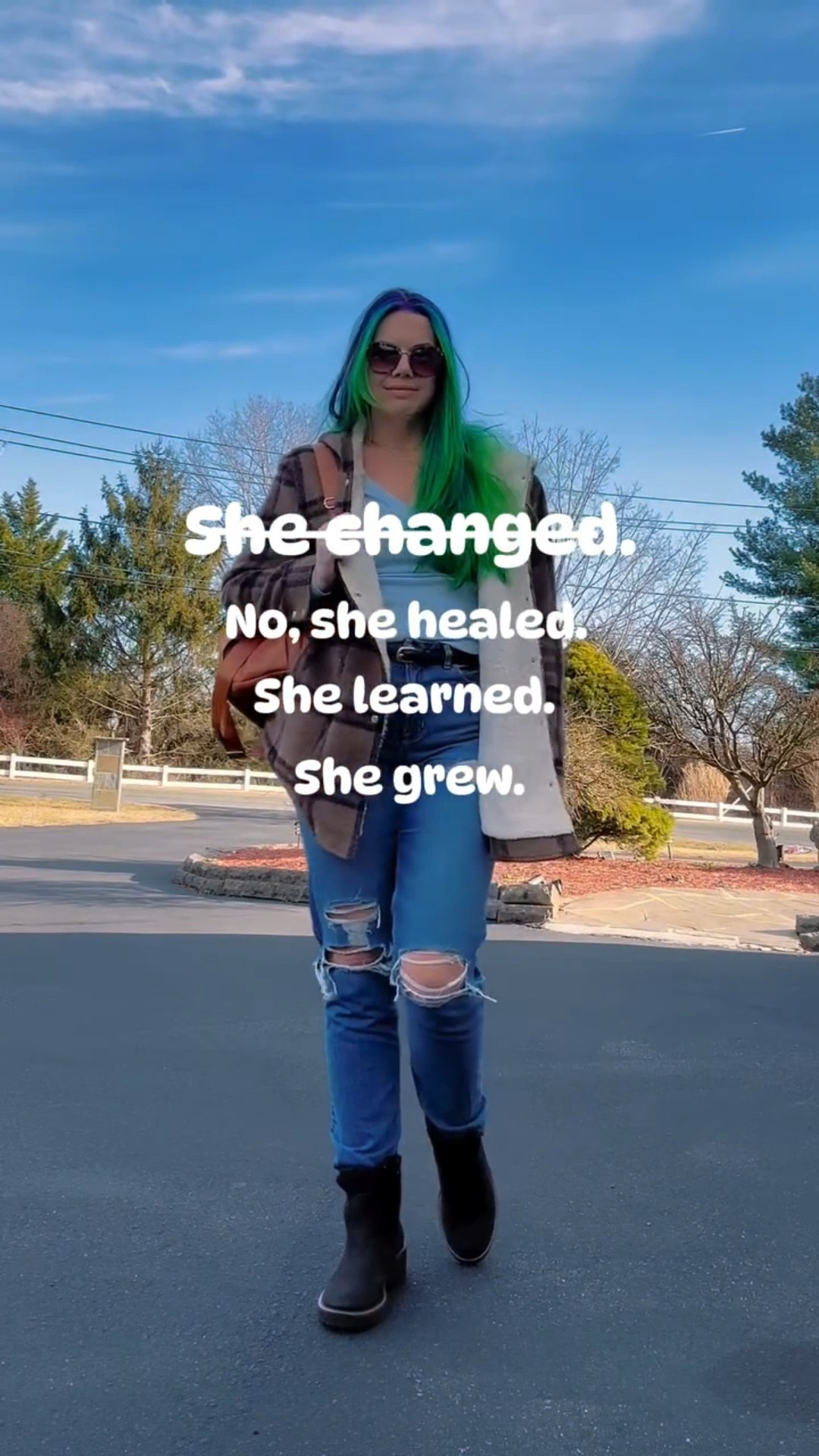 Who else is starting this year as an entirely different person physically/mentally/emotionally/spiritually than the last? Some might just see it as change but we know the truth. It’s GROWTH. And it came out of so. much. fucking. work. It wasn’t easy, and it’s not done. But it’s been so freeing so we’ll keep pushing. 💛💛