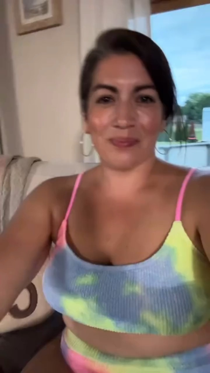 I call her the body image boosting bikini! She is muy fabulosa ✨🩷 💛🩵💜 I’m in the XL and fits TTS
#bikinibody #mombodlove #wearthebikini #cupshe #cupsheswimwear #bodyempowerement #bodypositive #bodydiversity