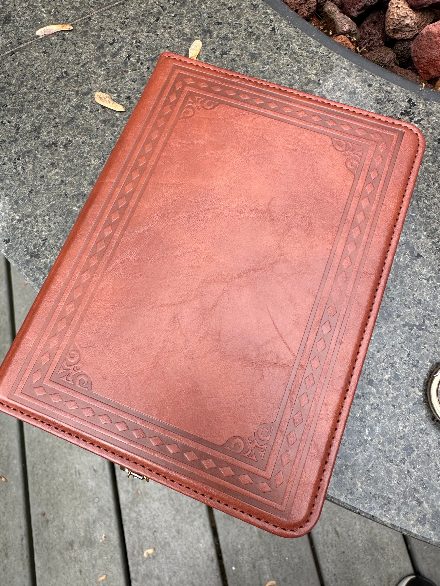 Kindle and kindle case 

#LTKTravel #LTKSummerEdit #LTKGiftGuide